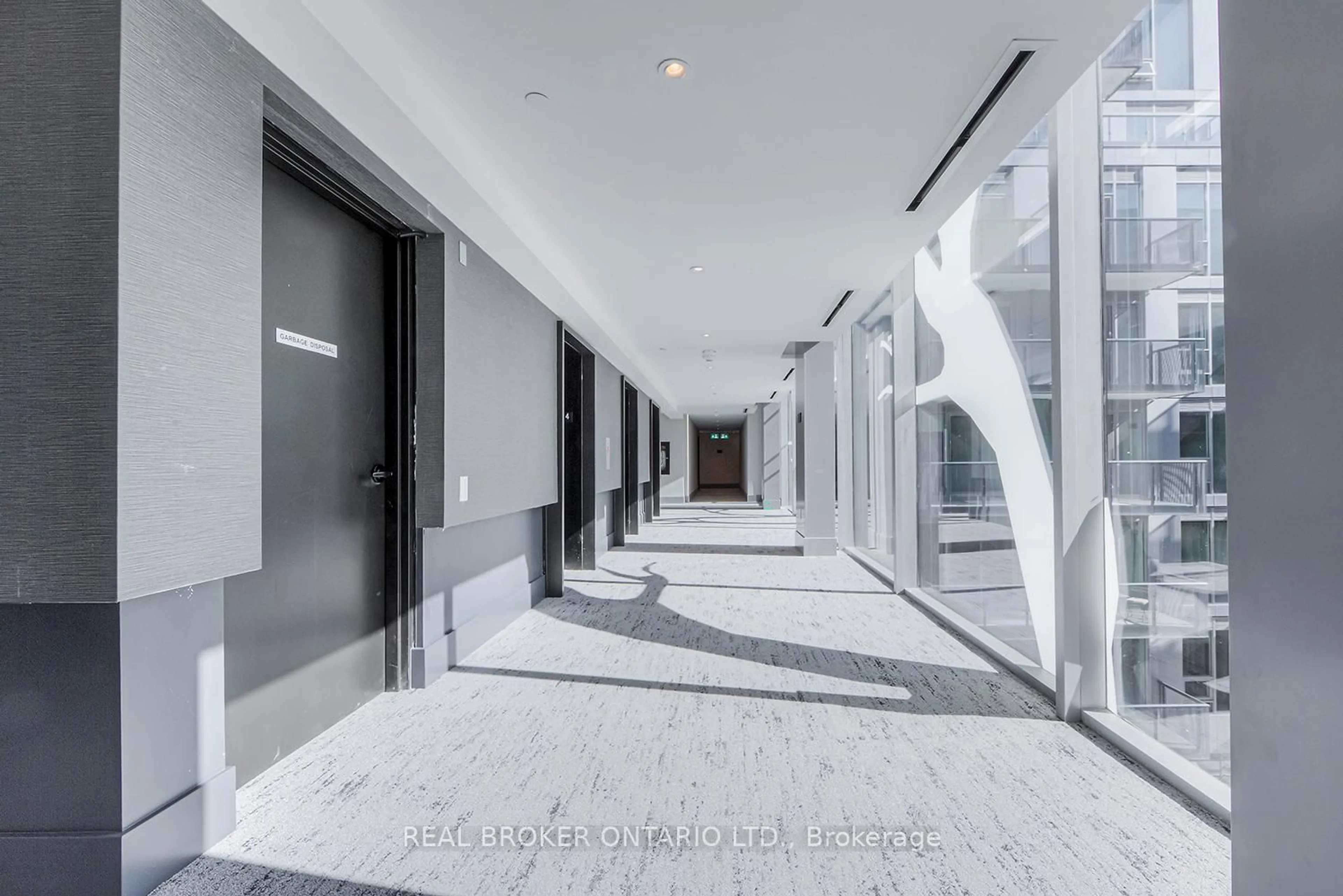 Indoor foyer for 2450 Old Bronte Rd #434, Oakville Ontario L6M 5P6