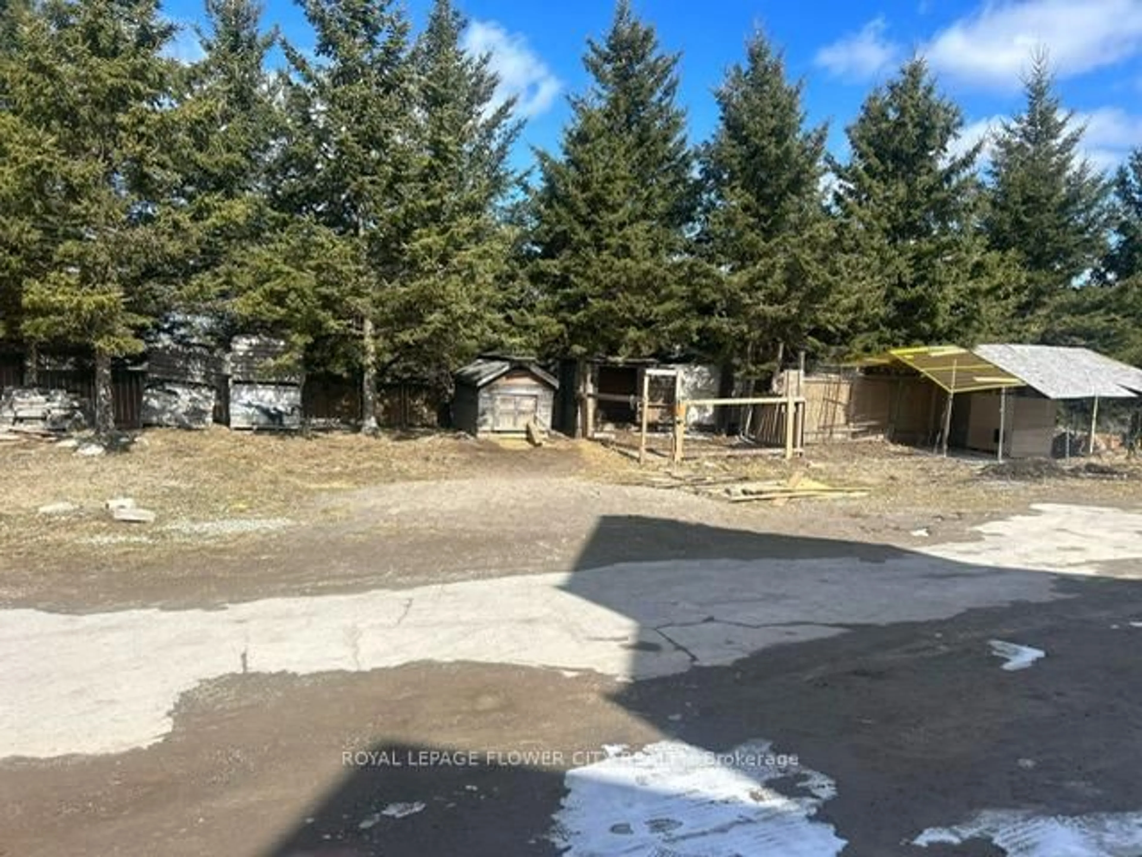 A pic from outside/outdoor area/front of a property/back of a property/a pic from drone, unknown for 18118 Heart Lake Rd, Caledon Ontario L7K 2A4