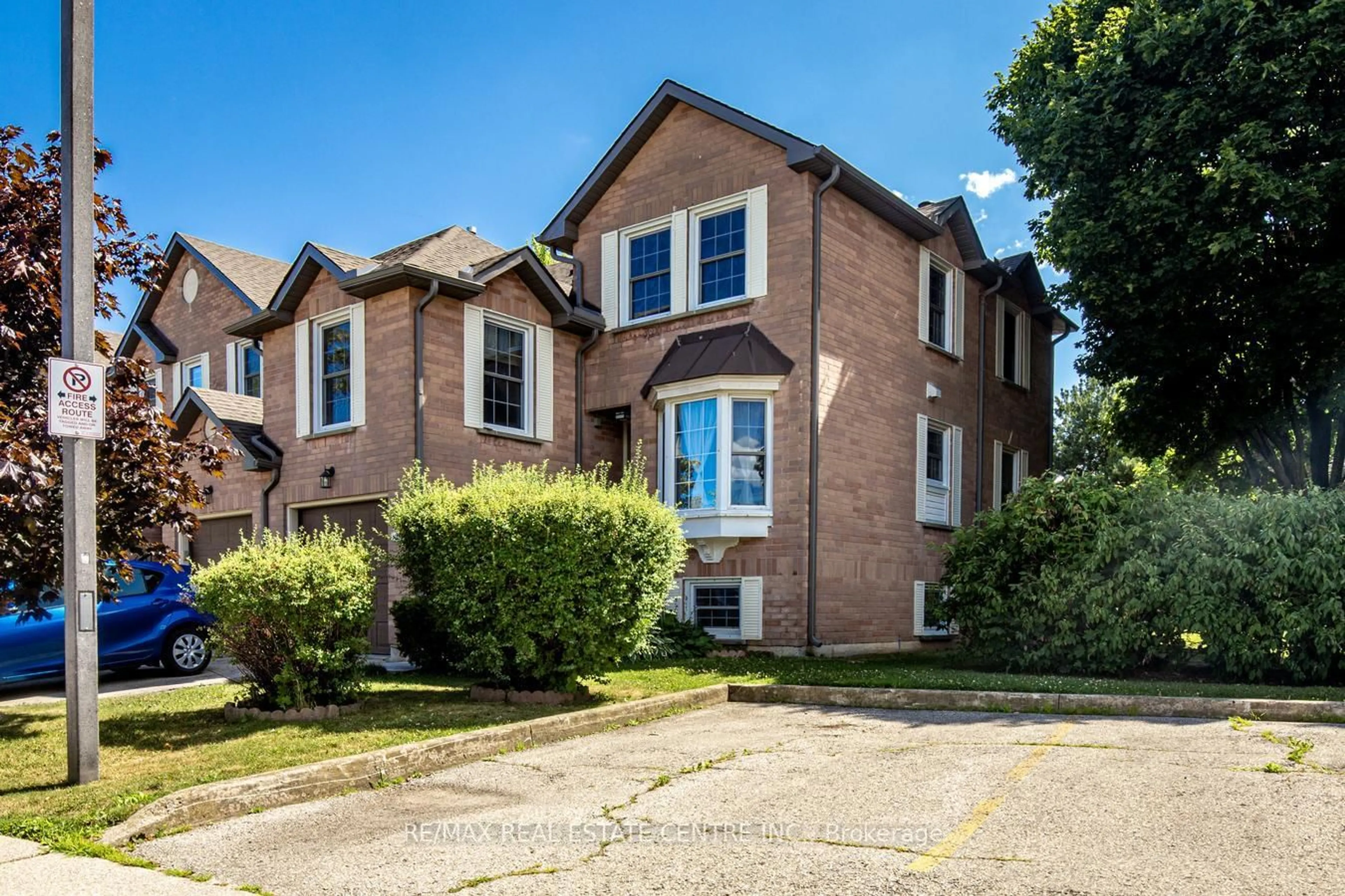 Home with brick exterior material, street for 2935 Headon Forest Dr #14, Burlington Ontario L7M 3Z7
