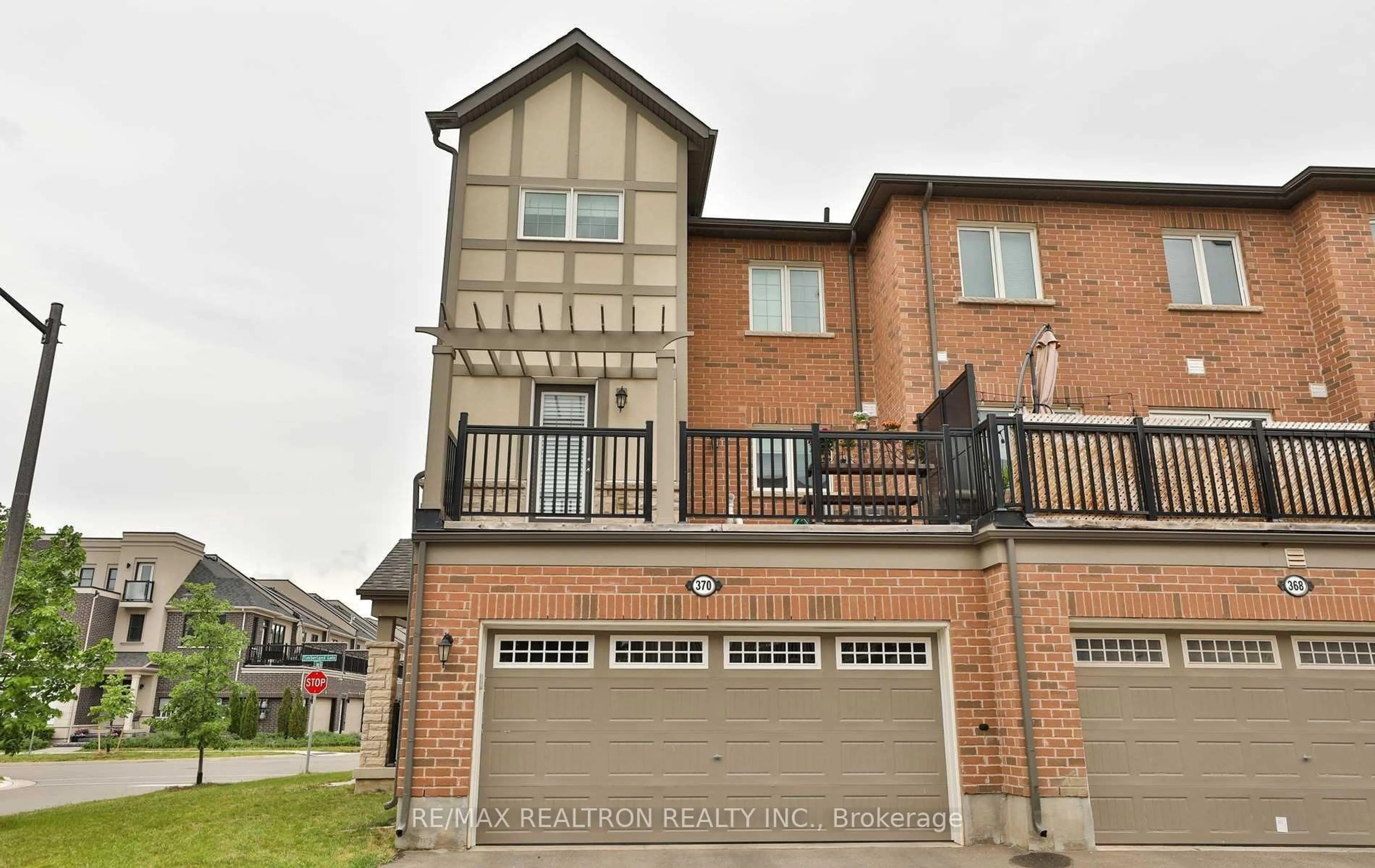 Home with brick exterior material, unknown for 370 Timberland Gate, Oakville Ontario L6M 0Y9