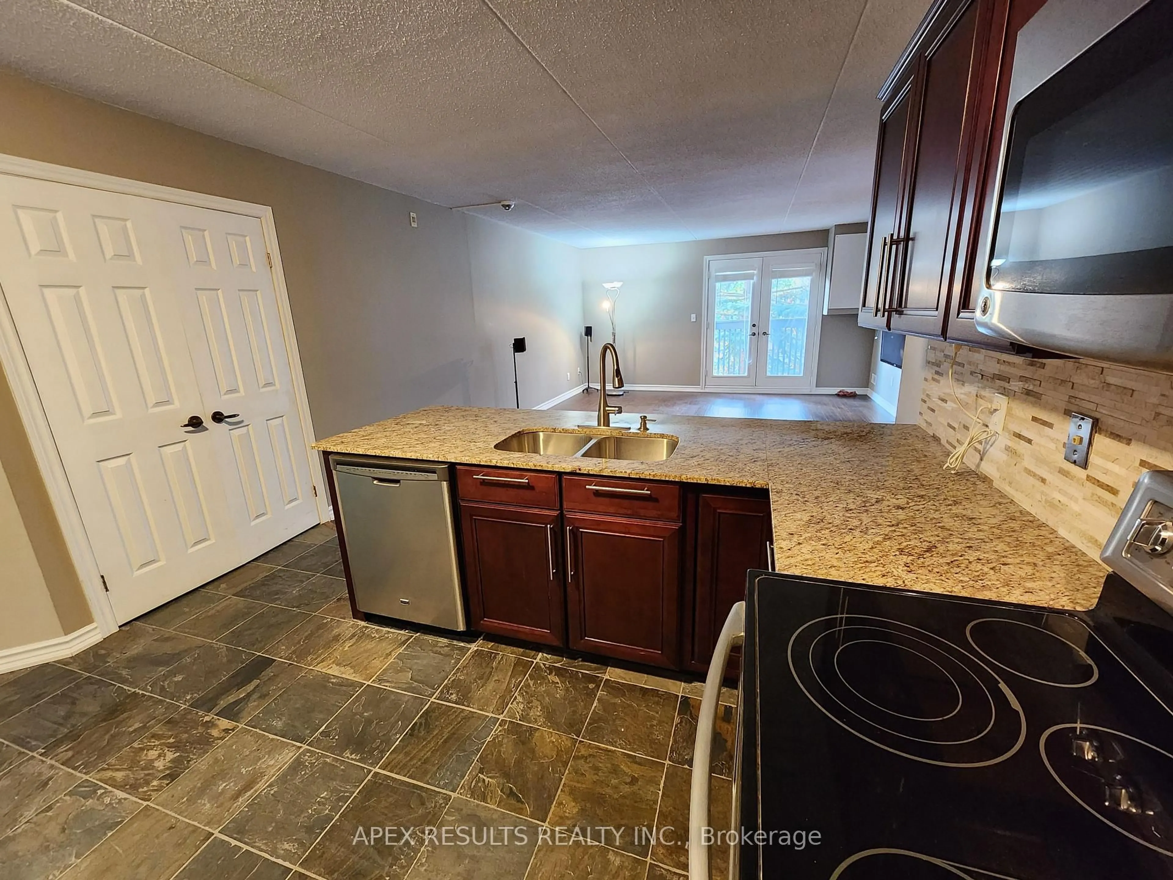 Unknown for 2020 Cleaver Ave #212, Burlington Ontario L7M 4C2
