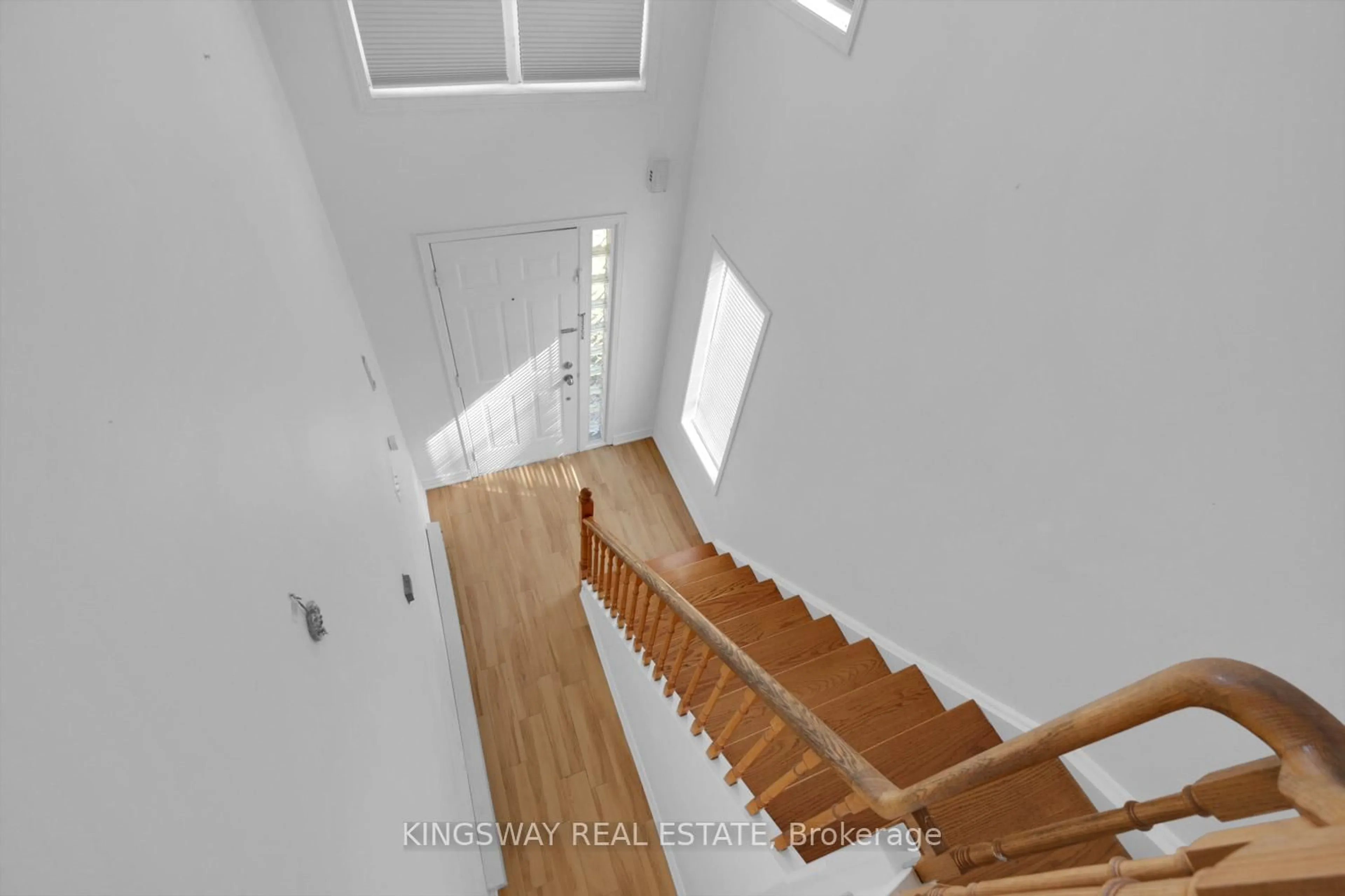 Stairs for 99 Bristol Rd #173, Mississauga Ontario L4Z 3P4