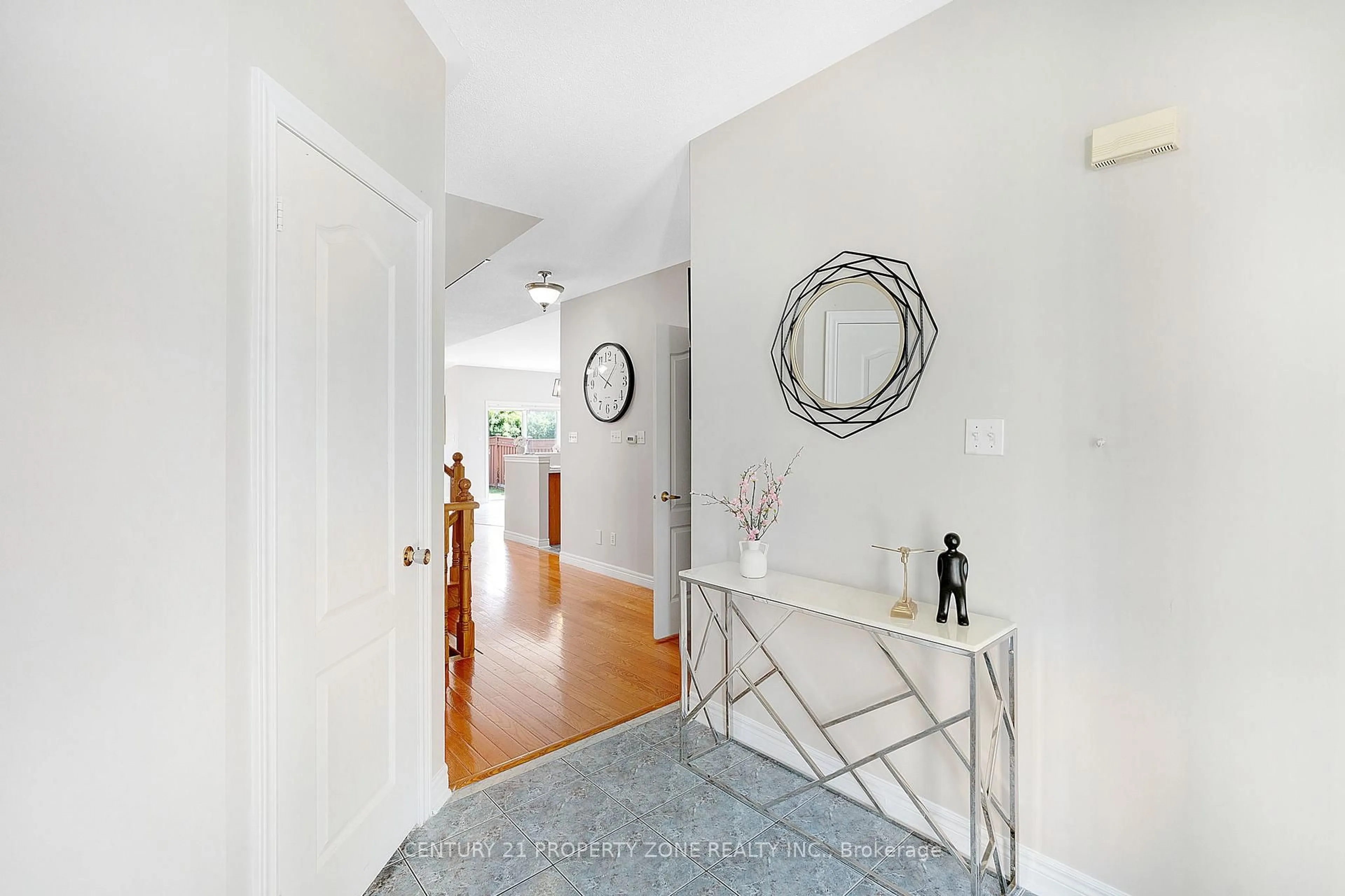 Indoor entryway for 35 Charger Lane, Brampton Ontario L7A 3C1