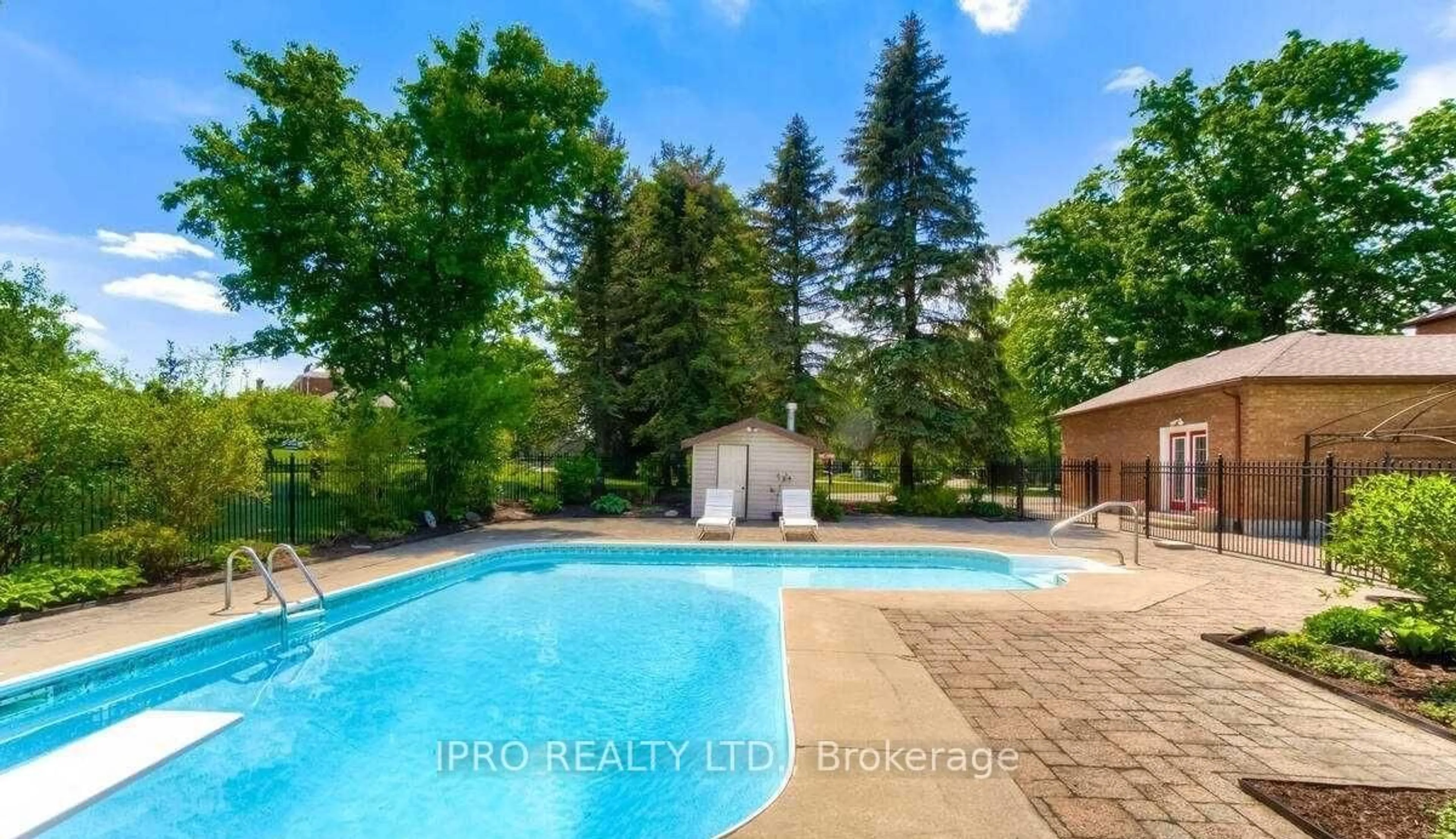 Pool for 27 Briarwood Dr, Caledon Ontario L7K 0N1