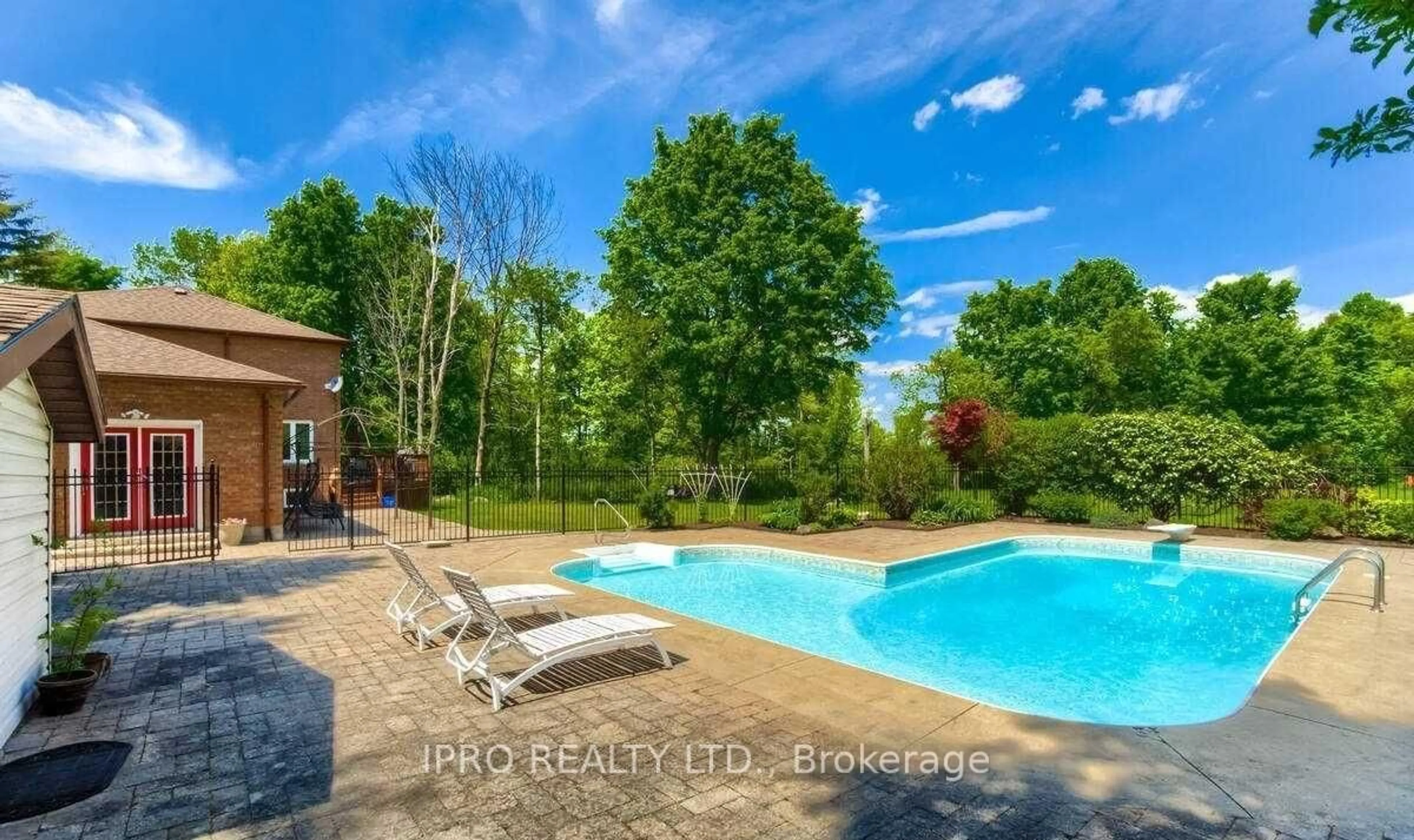 Pool for 27 Briarwood Dr, Caledon Ontario L7K 0N1