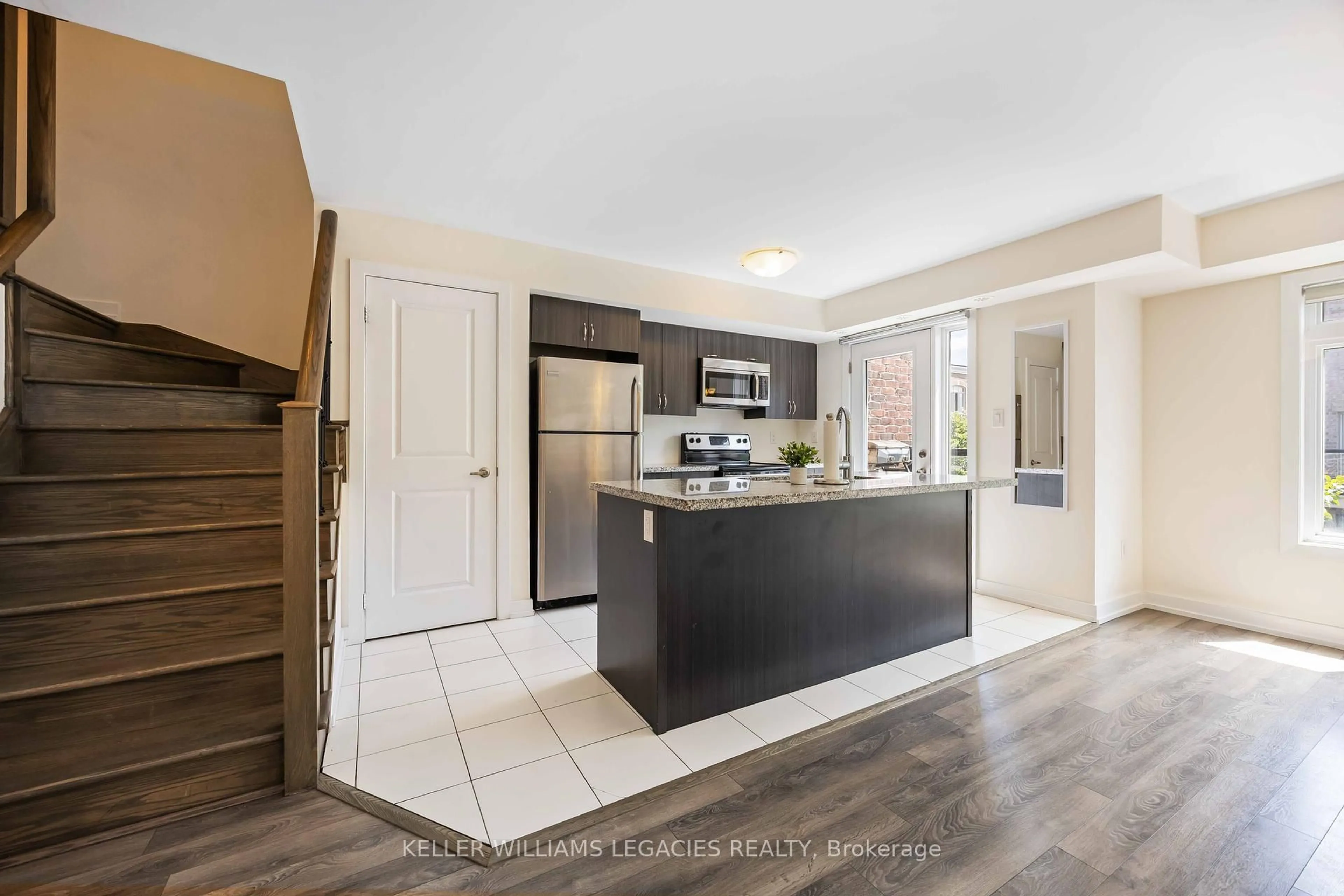 Open concept kitchen, ceramic/tile floor for 2335 Sheppard Ave #31, Toronto Ontario M9M 0E7