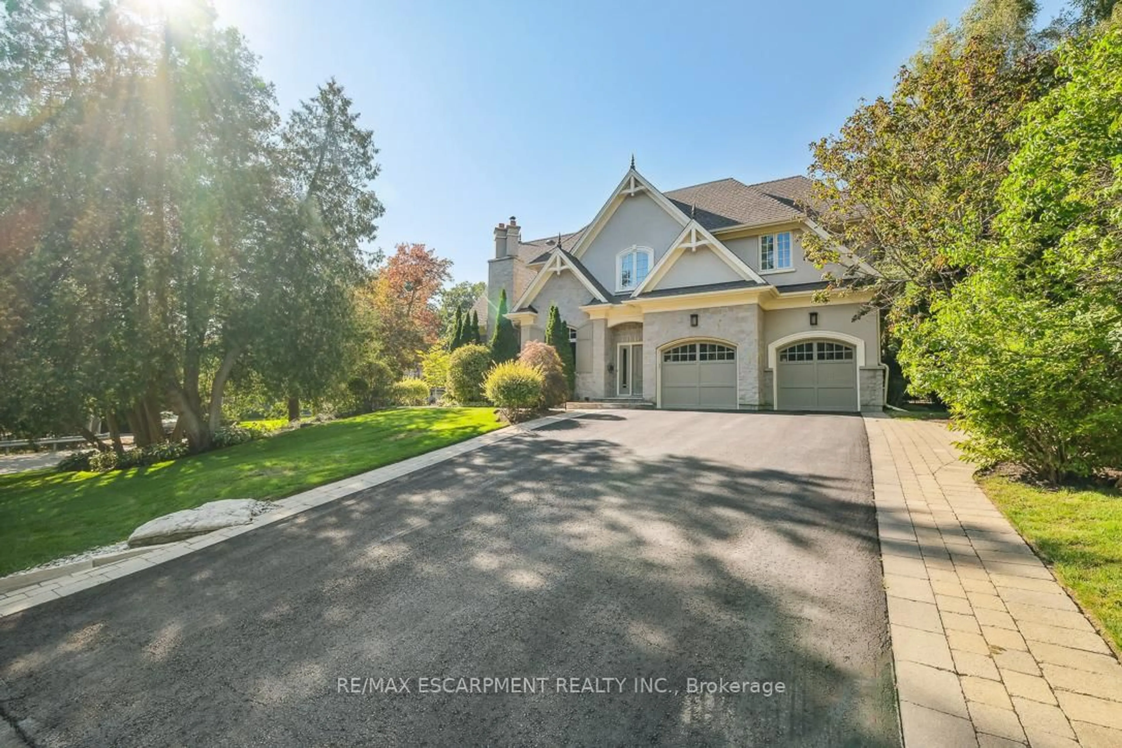 Unknown for 1229 Minaki Rd, Mississauga Ontario L5G 2X5