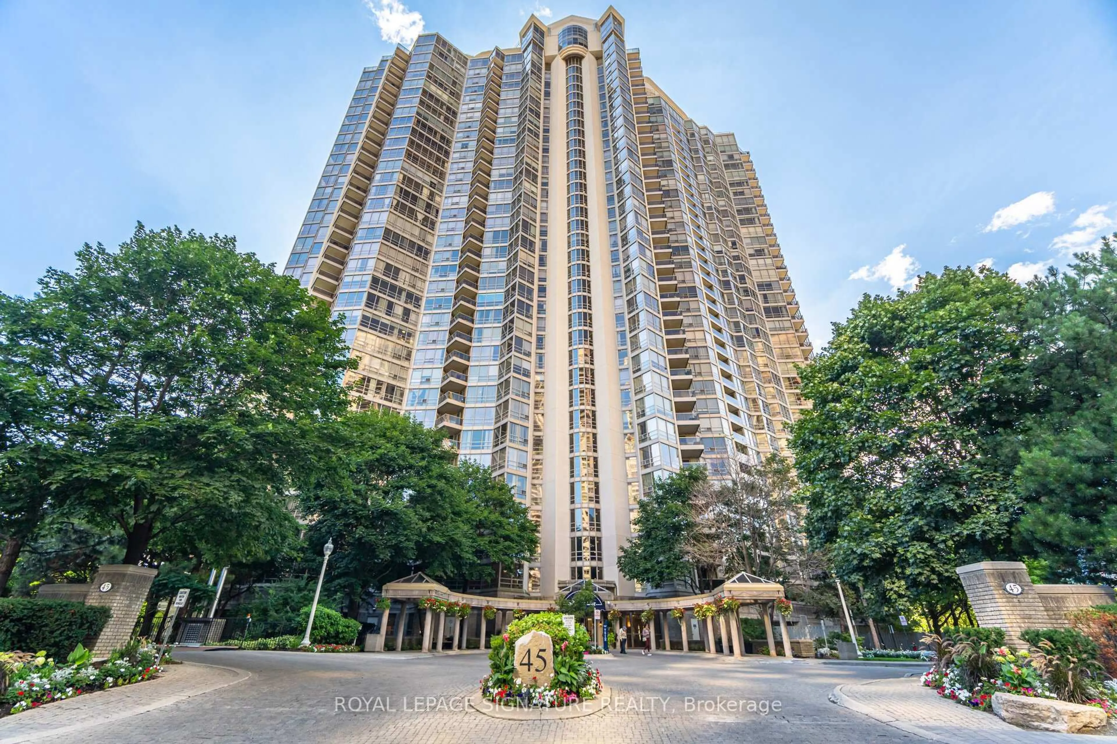 Indoor foyer for 45 Kingsbridge Garden Circ #3208, Mississauga Ontario L5R 3K4