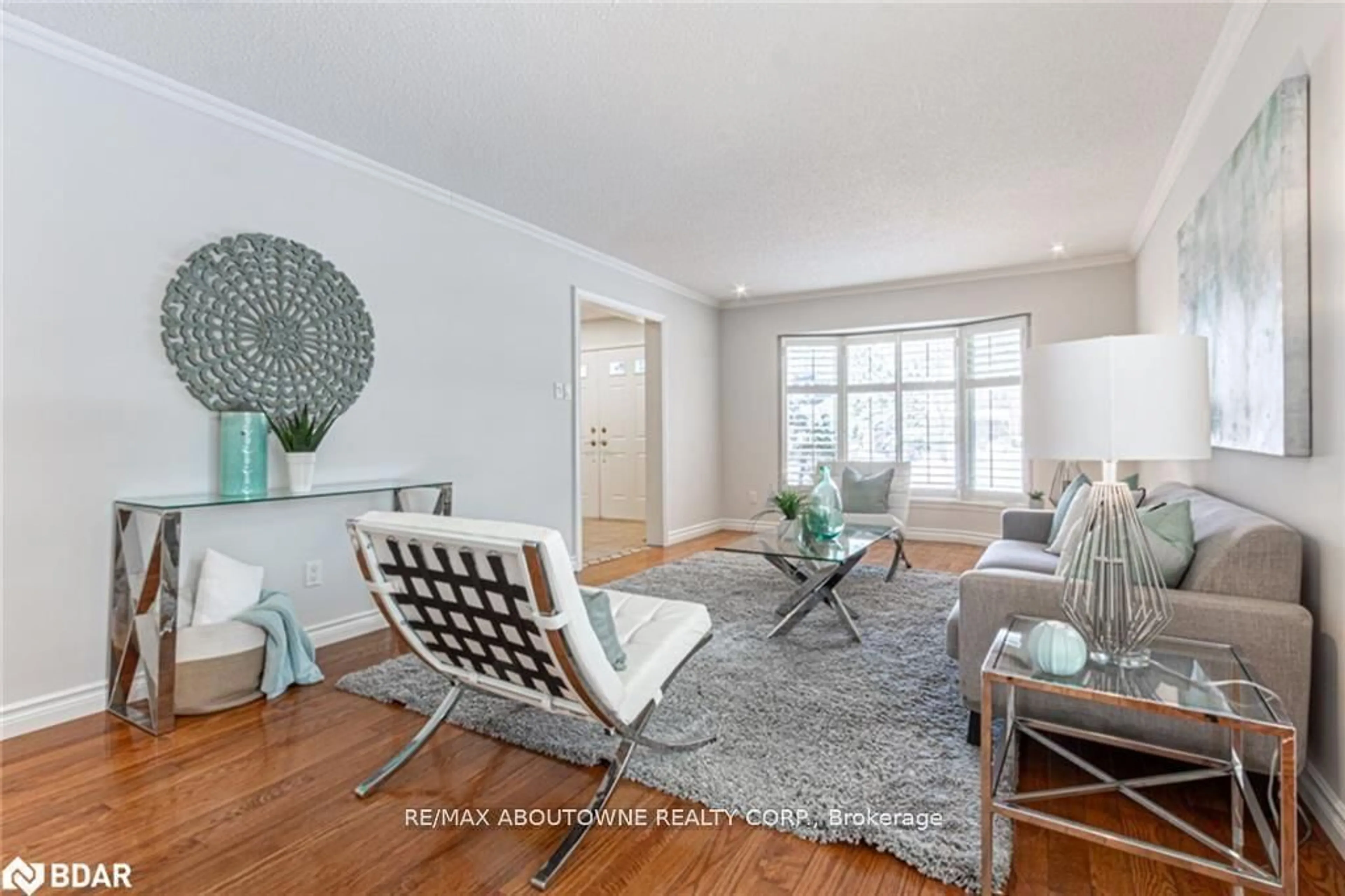 Living room with furniture, unknown for 398 Barclay Cres, Oakville Ontario L6J 6H9