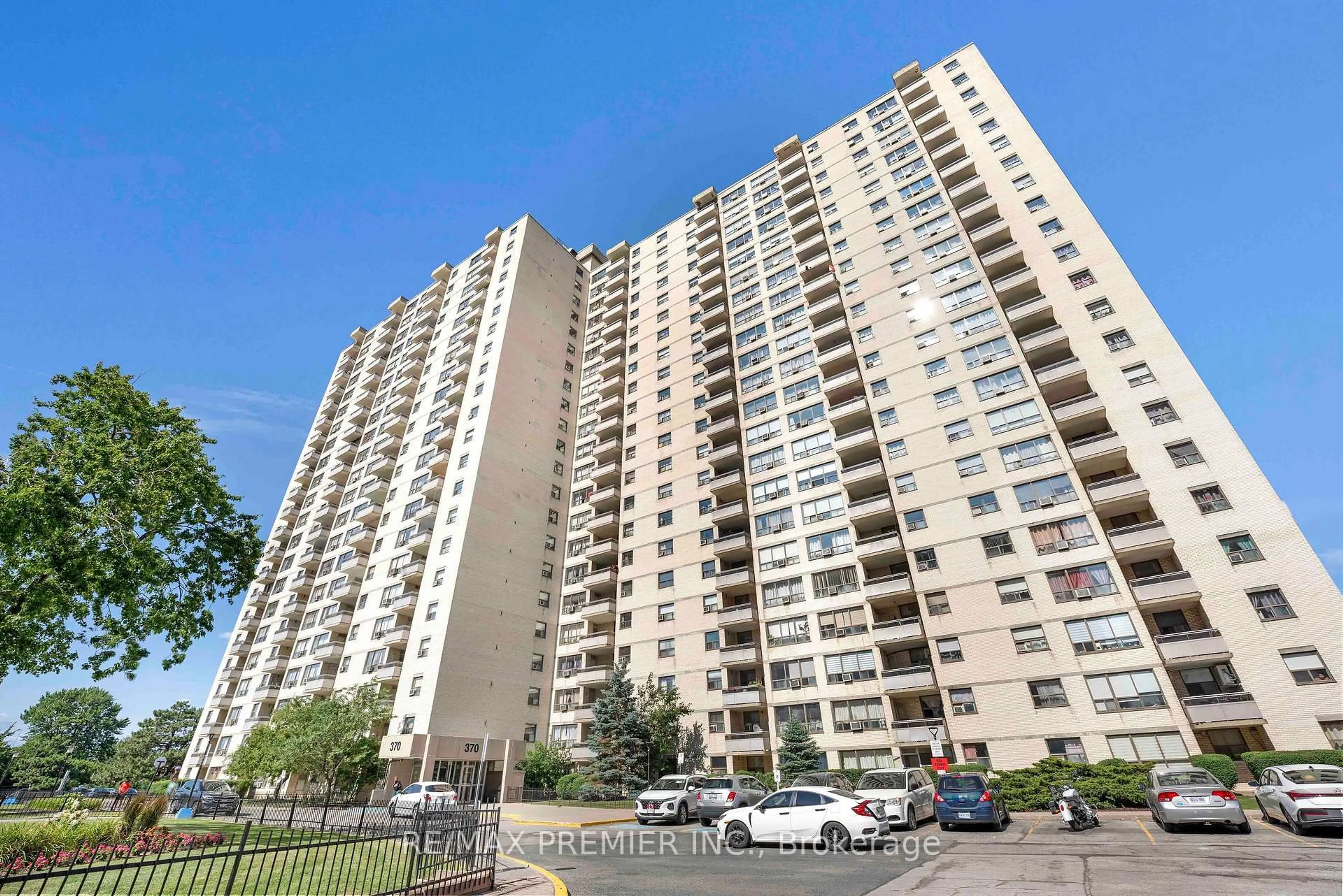 Unknown for 370 Dixon Rd #406, Toronto Ontario M9R 1T2