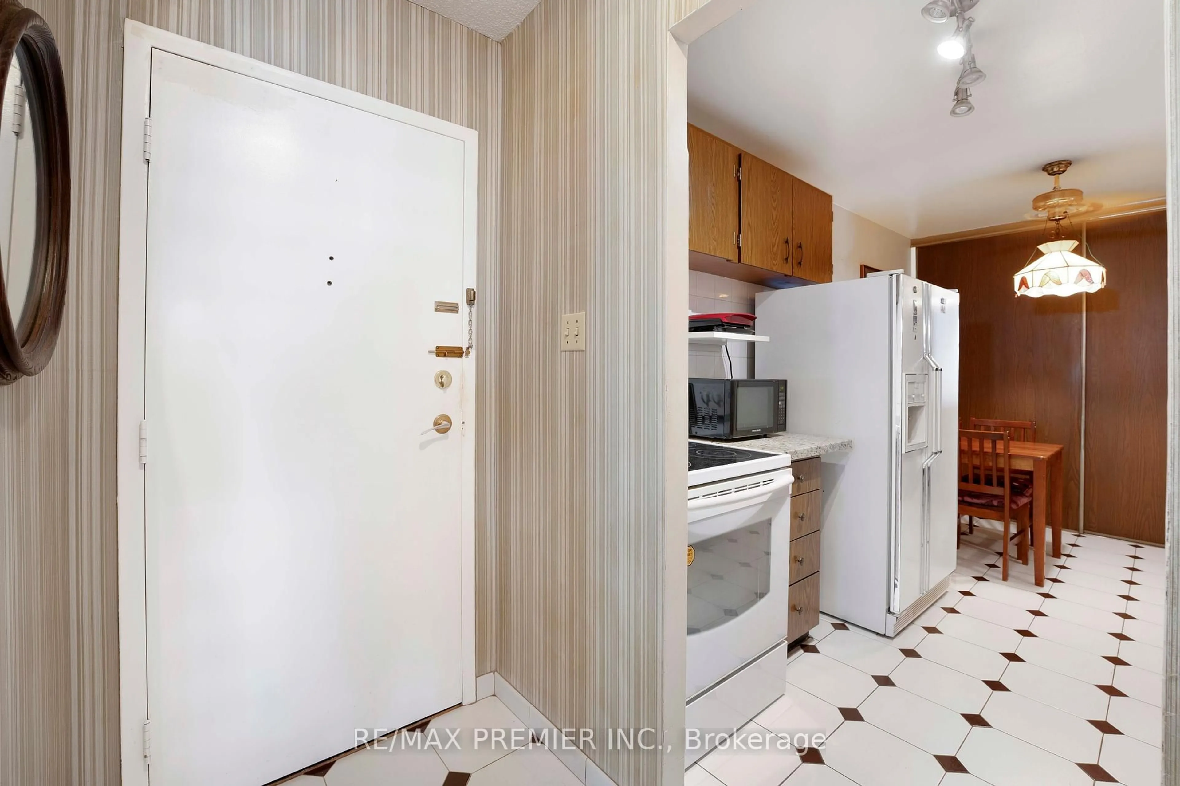 Standard kitchen, ceramic/tile floor for 370 Dixon Rd #406, Toronto Ontario M9R 1T2