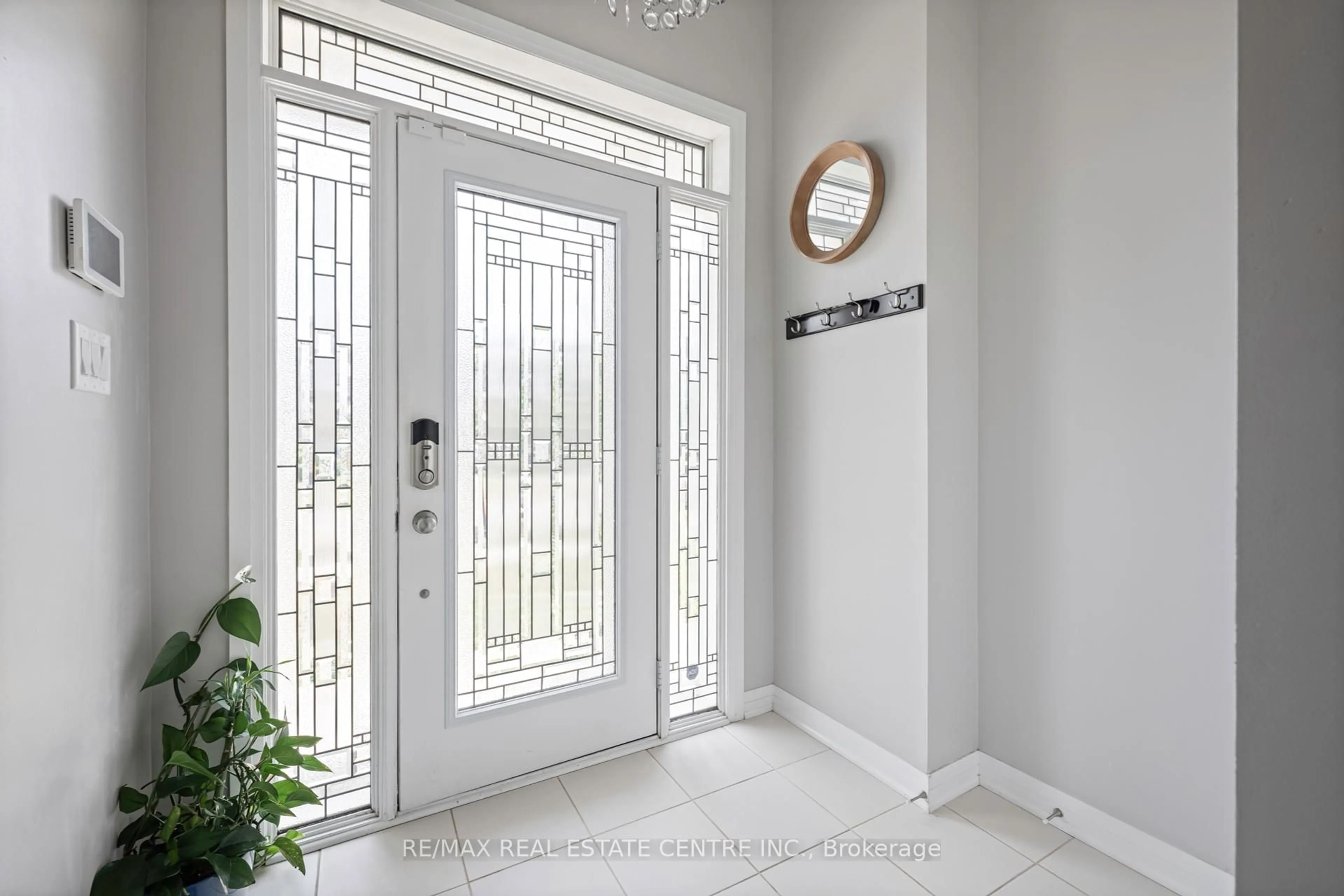 Indoor entryway for 9 Porter Dr, Orangeville Ontario L9W 6Z4