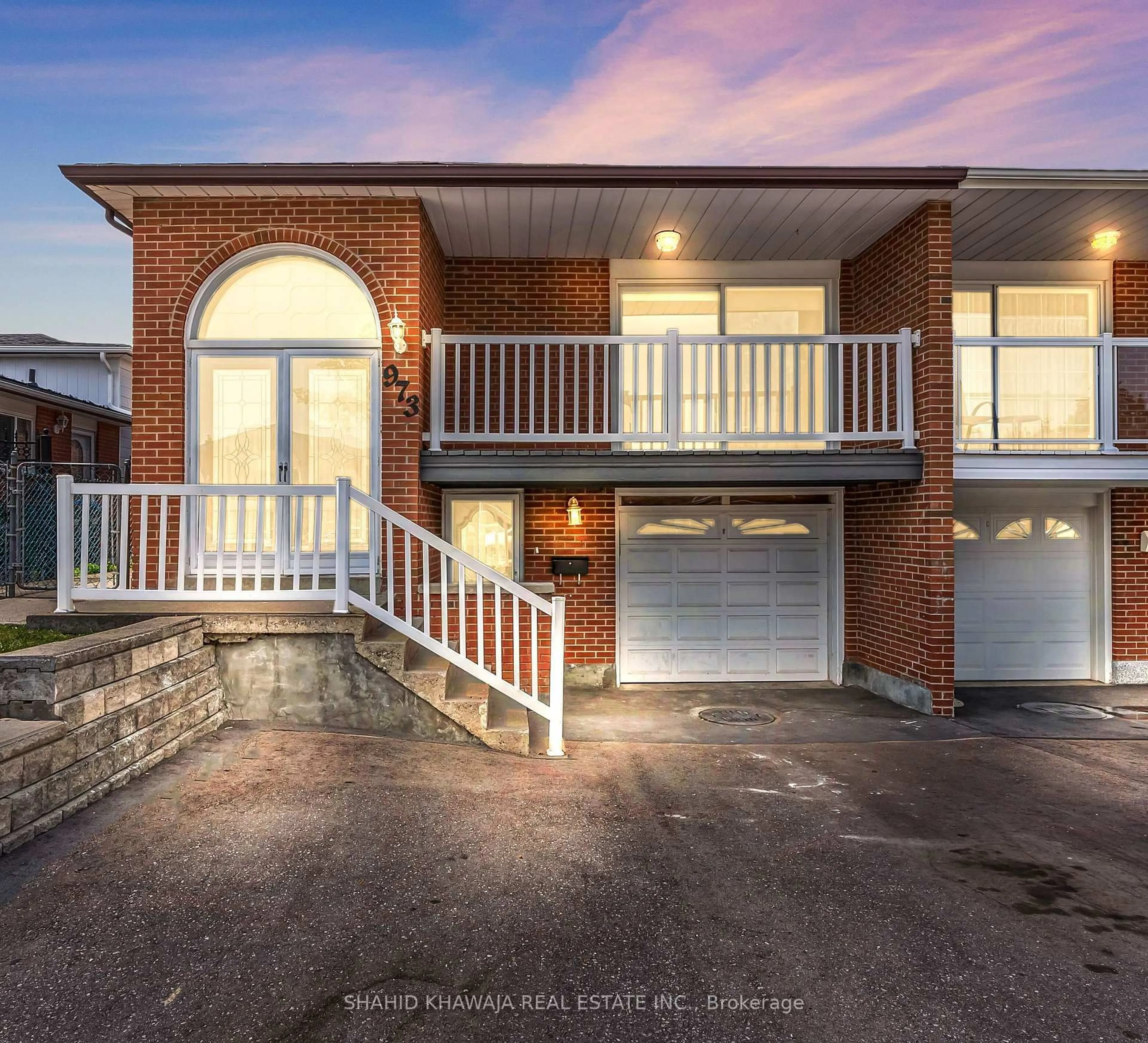 Home with brick exterior material, street for 973 Stainton Dr, Mississauga Ontario L5C 1G2
