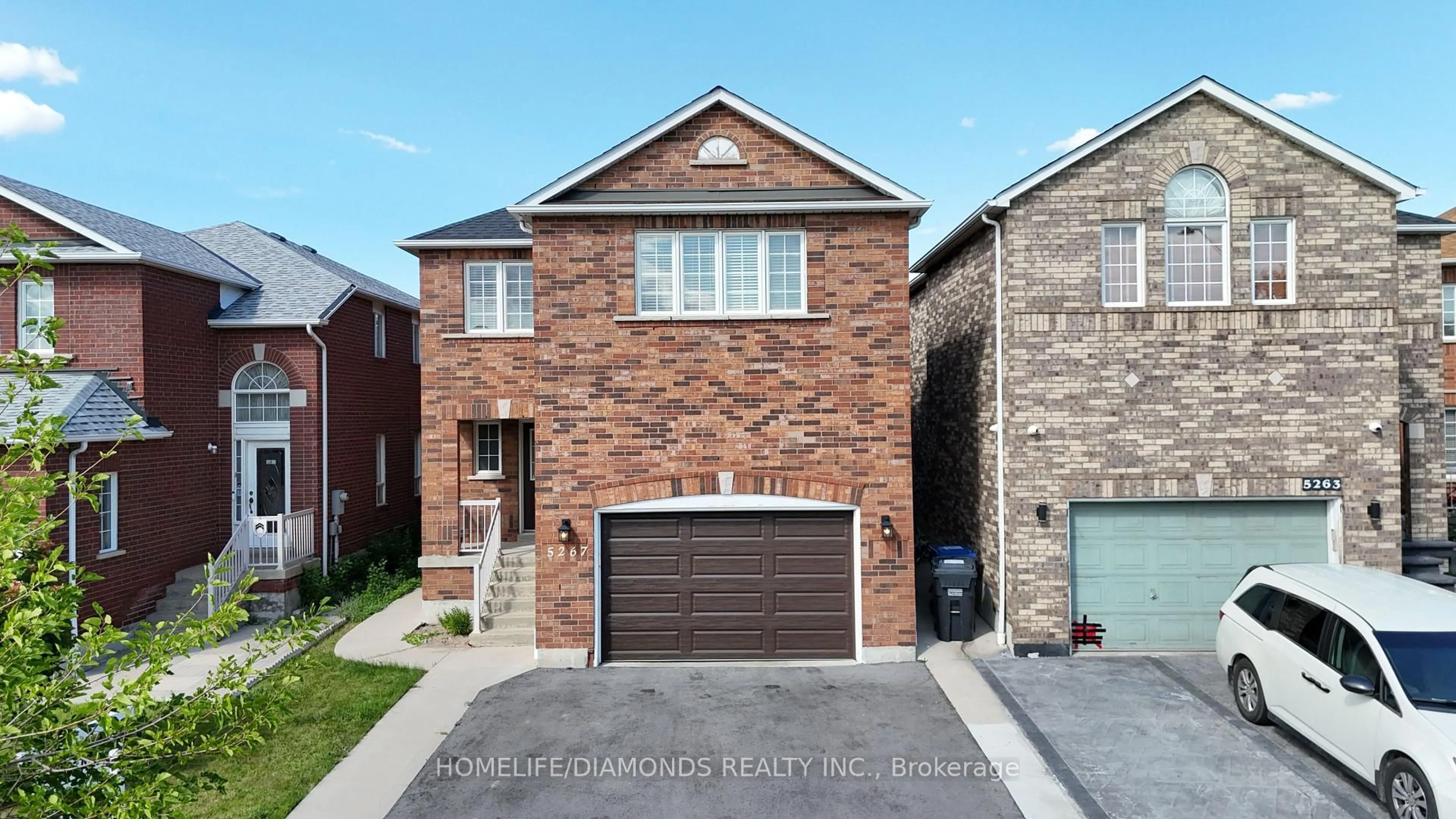 Home with brick exterior material, street for 5267 BROOKWOOD Crt, Mississauga Ontario L5V 2N8