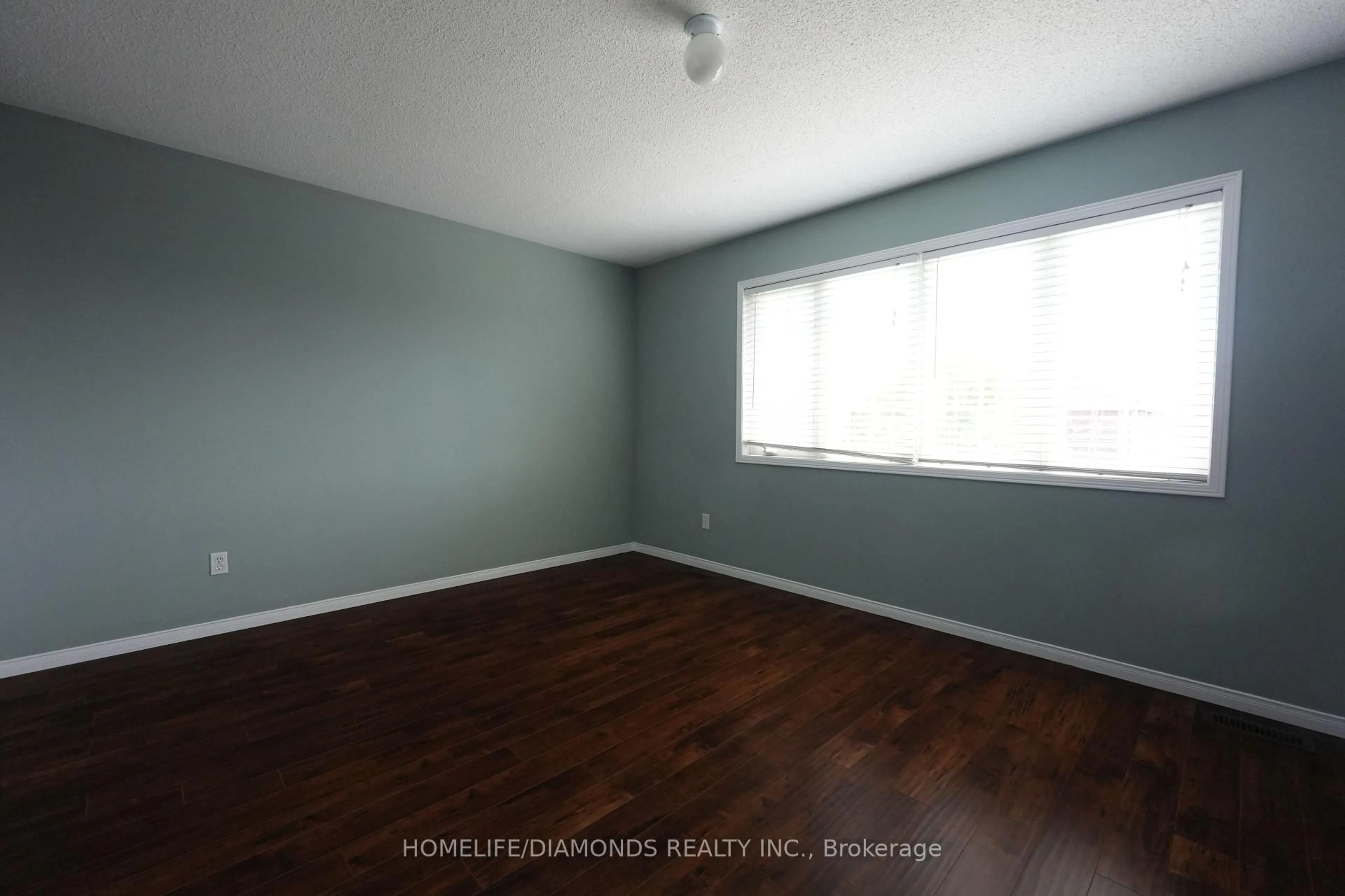 A pic of a room for 5267 BROOKWOOD Crt, Mississauga Ontario L5V 2N8