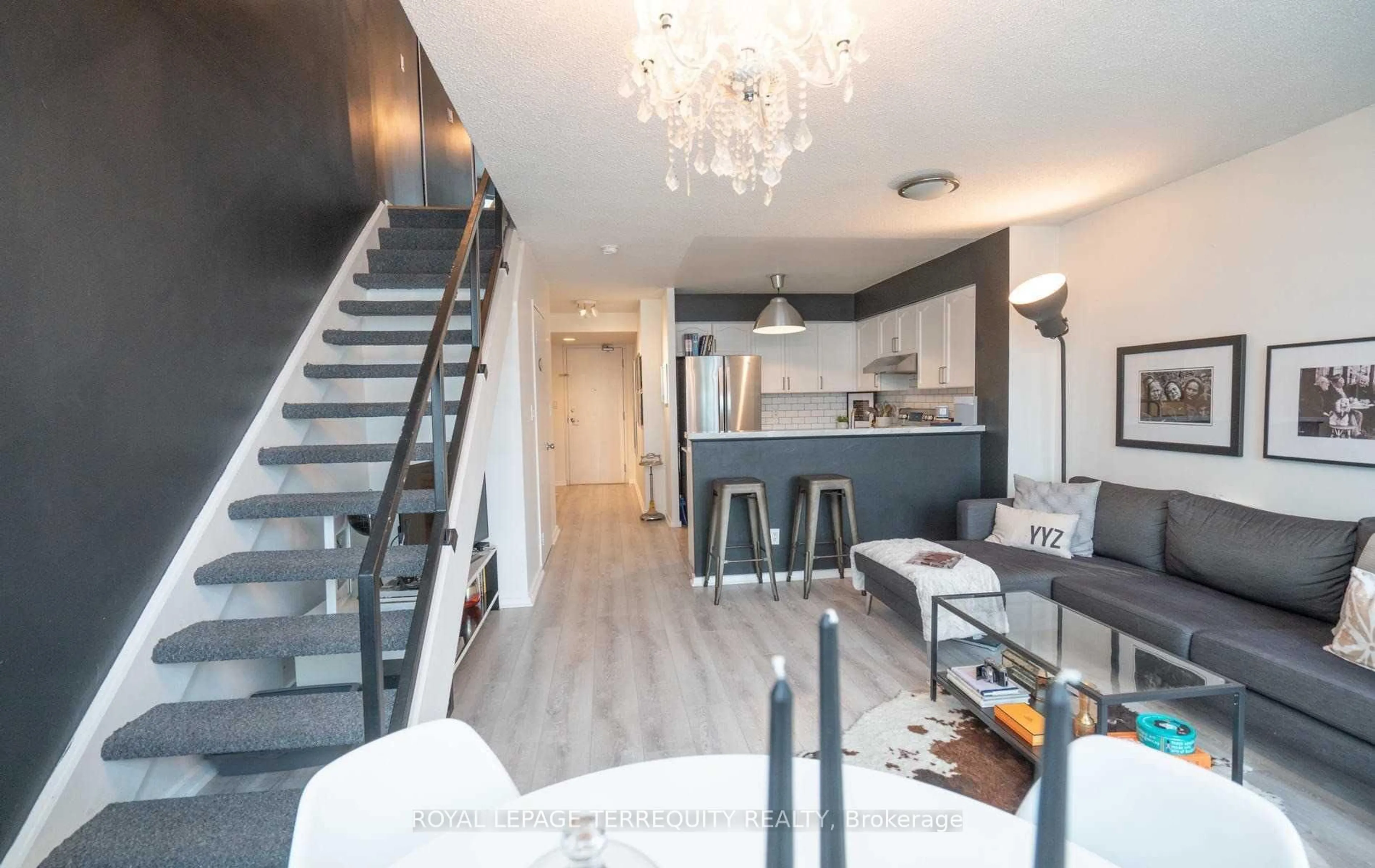 Open concept kitchen, wood/laminate floor for 200 Manitoba St #328, Toronto Ontario M8Y 3Y9