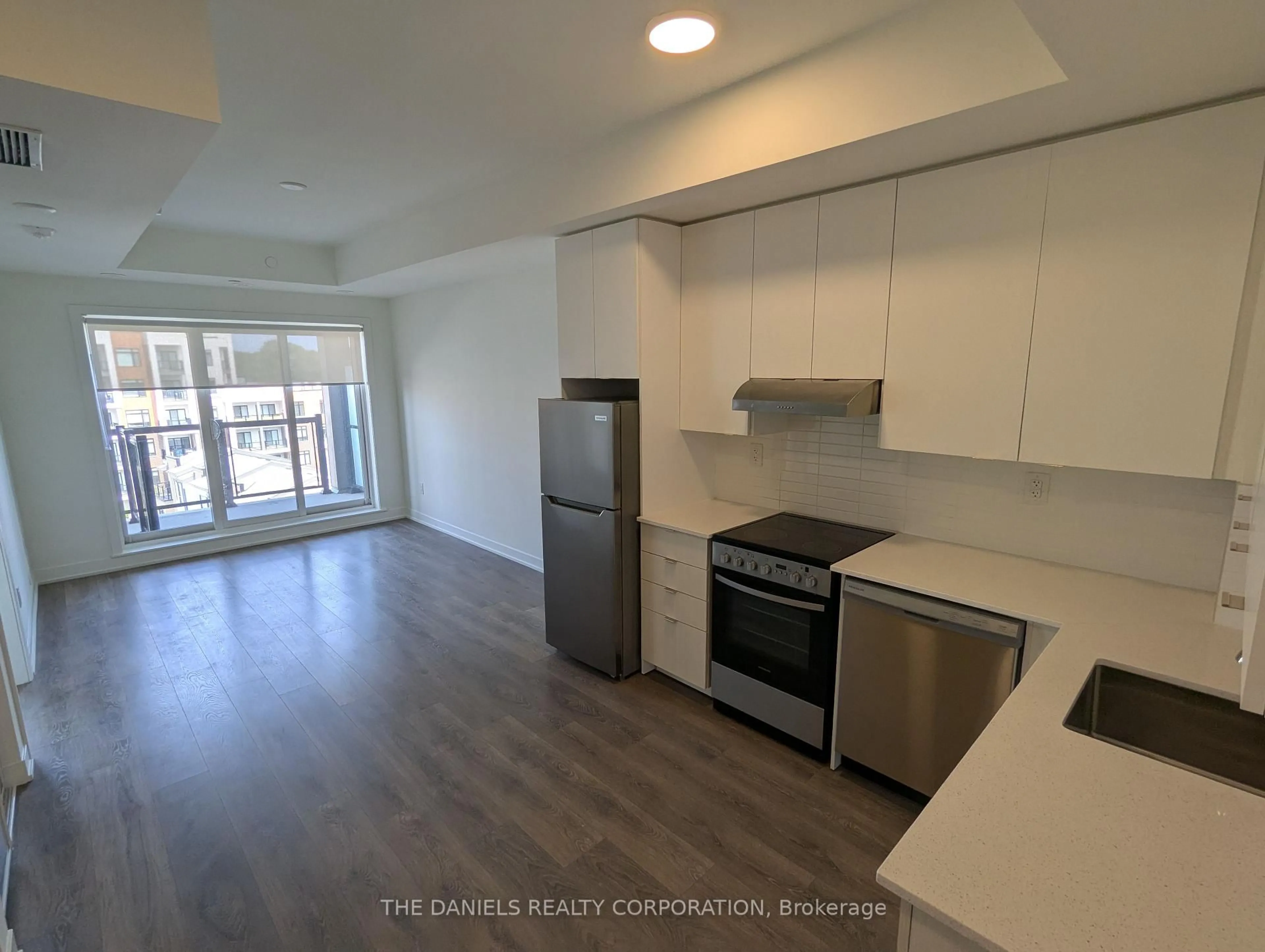 Standard kitchen, unknown for 165 Canon Jackson Dr #608, Toronto Ontario M6M 0C3