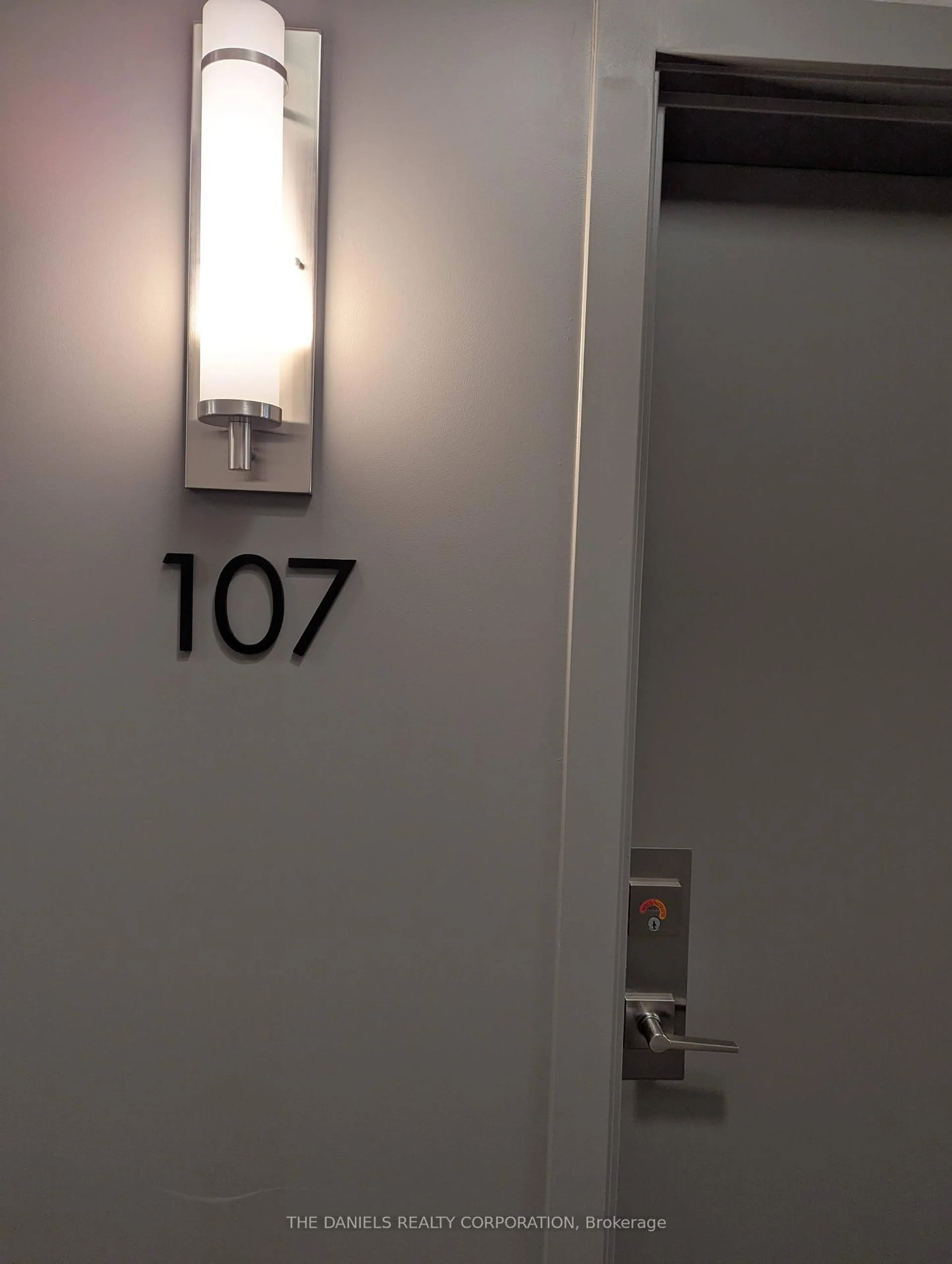 Unknown for 135 Canon Jackson Dr #107, Toronto Ontario M6M 0C3