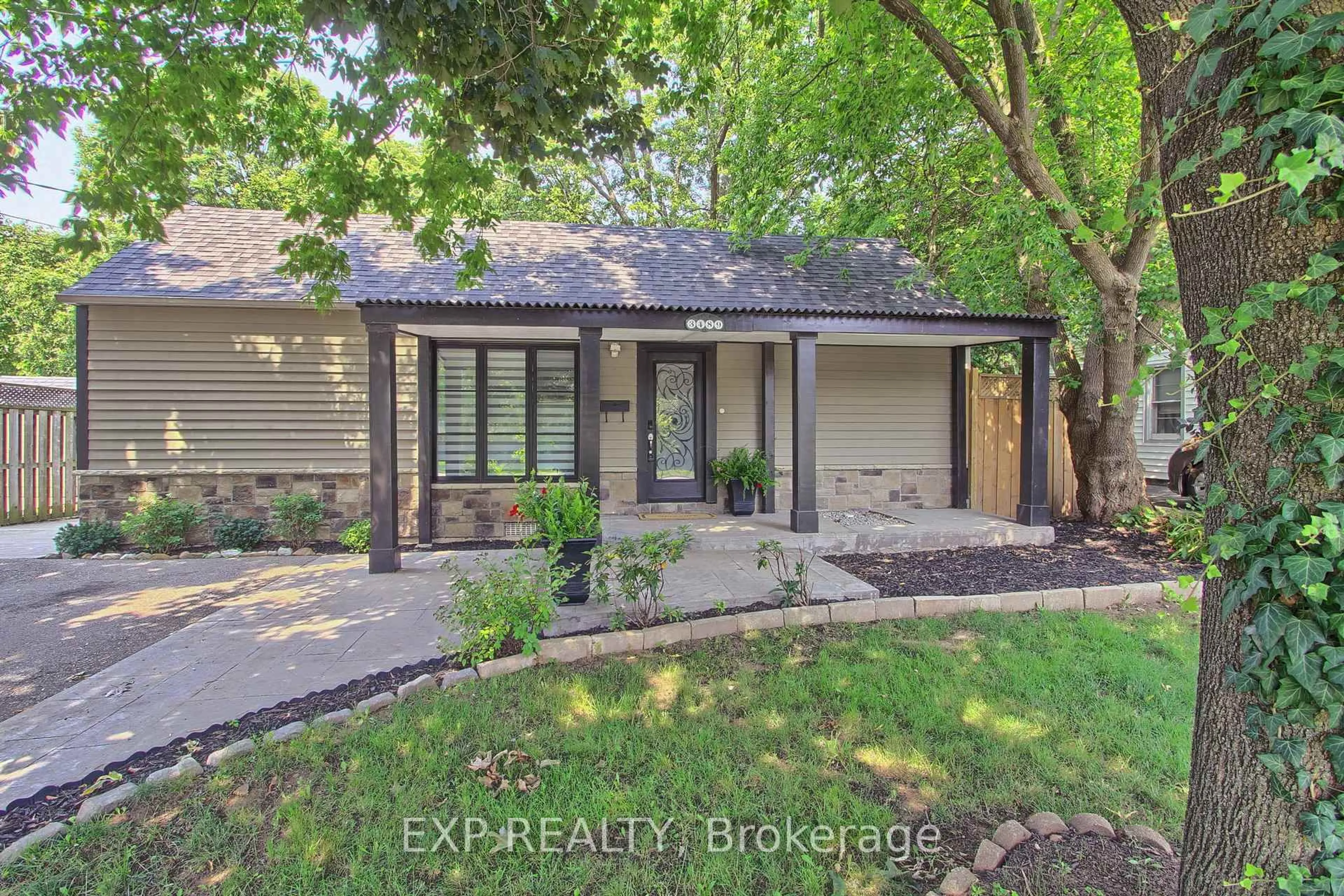 Unknown for 3489 New St, Burlington Ontario L7N 1N5