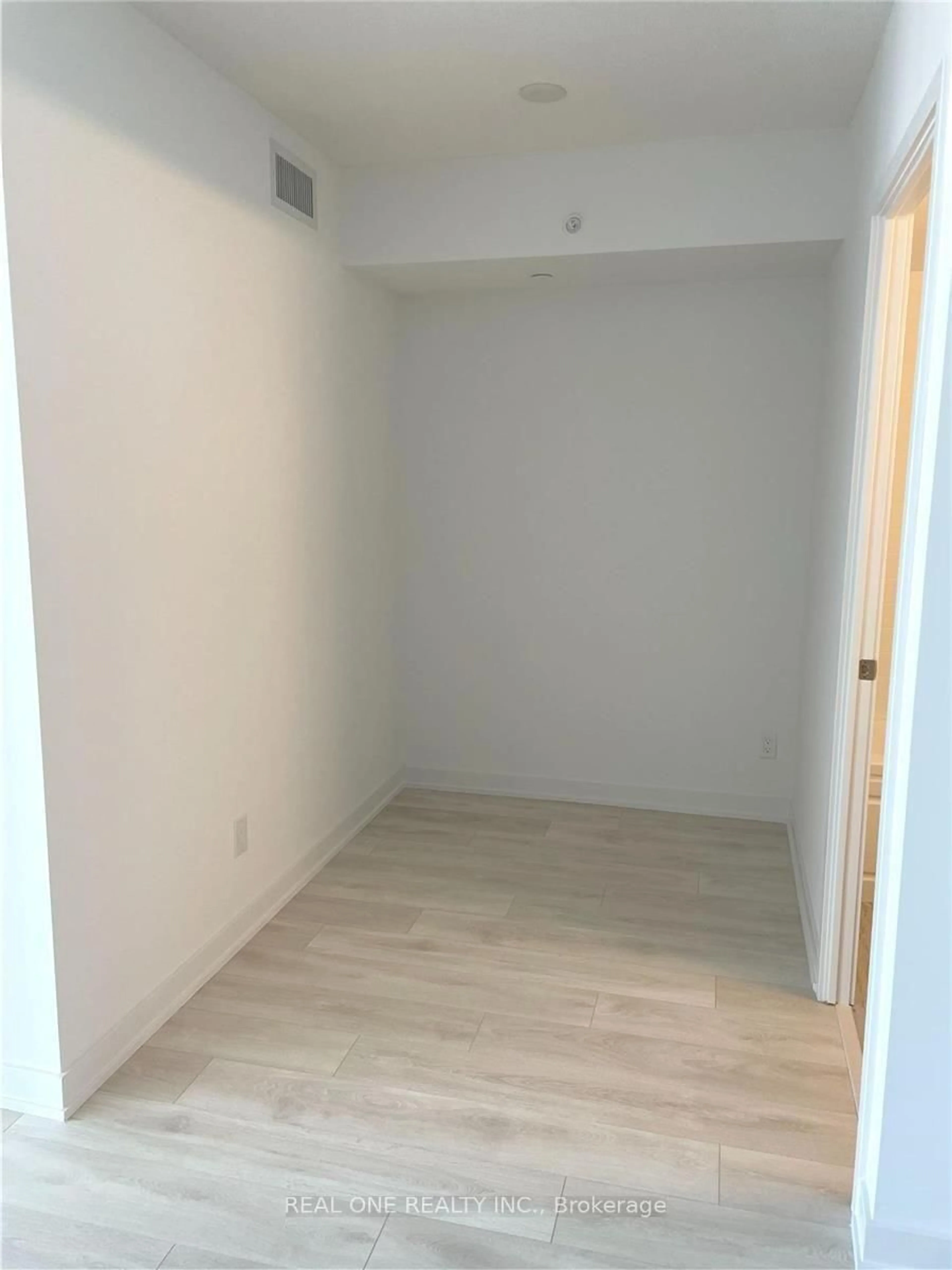 A pic of a room for 1117 Cooke Blvd #A602, Burlington Ontario L7T 0C6