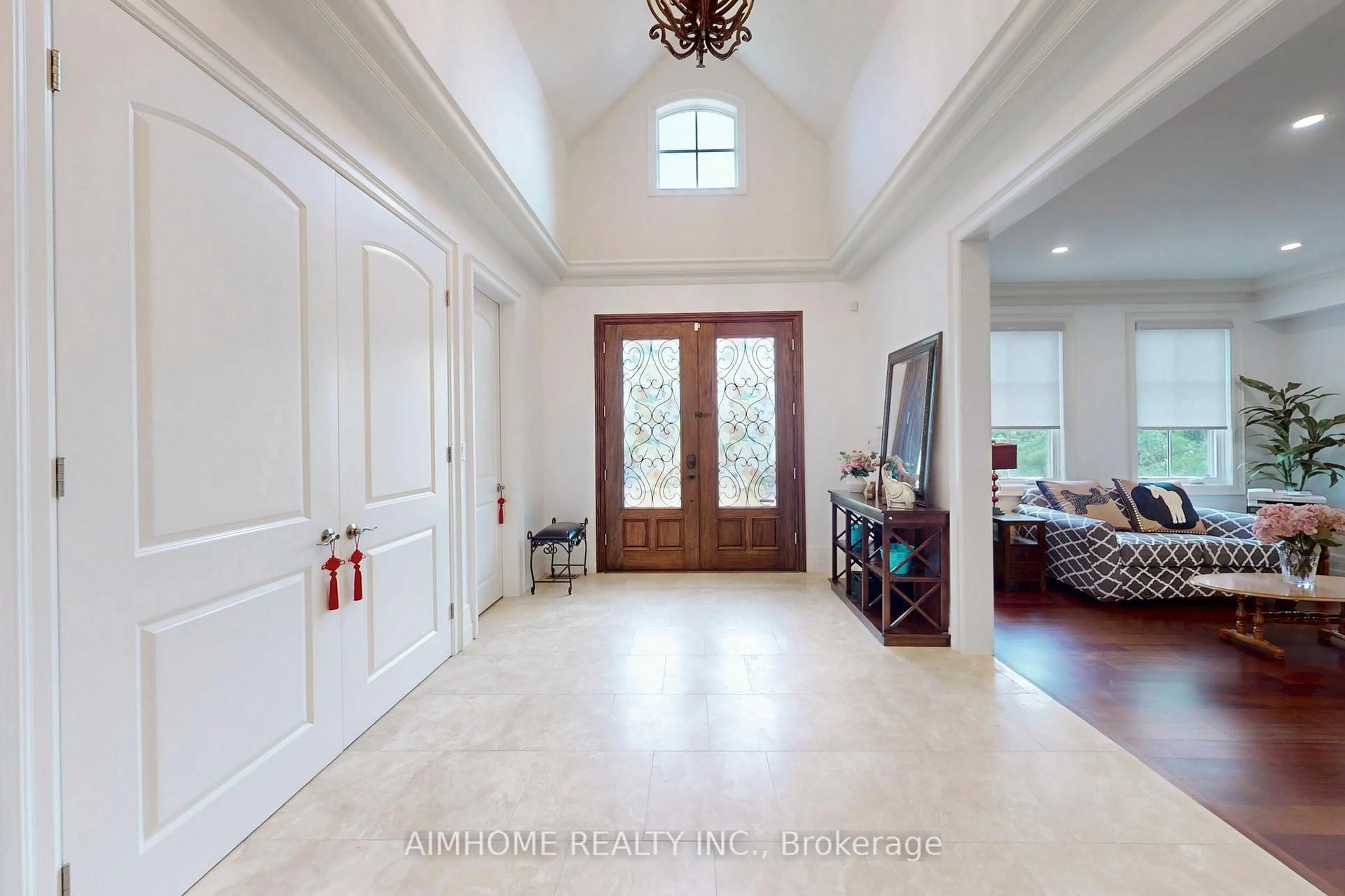 Indoor entryway for 278 Wedgewood Dr, Oakville Ontario L6J 4R8