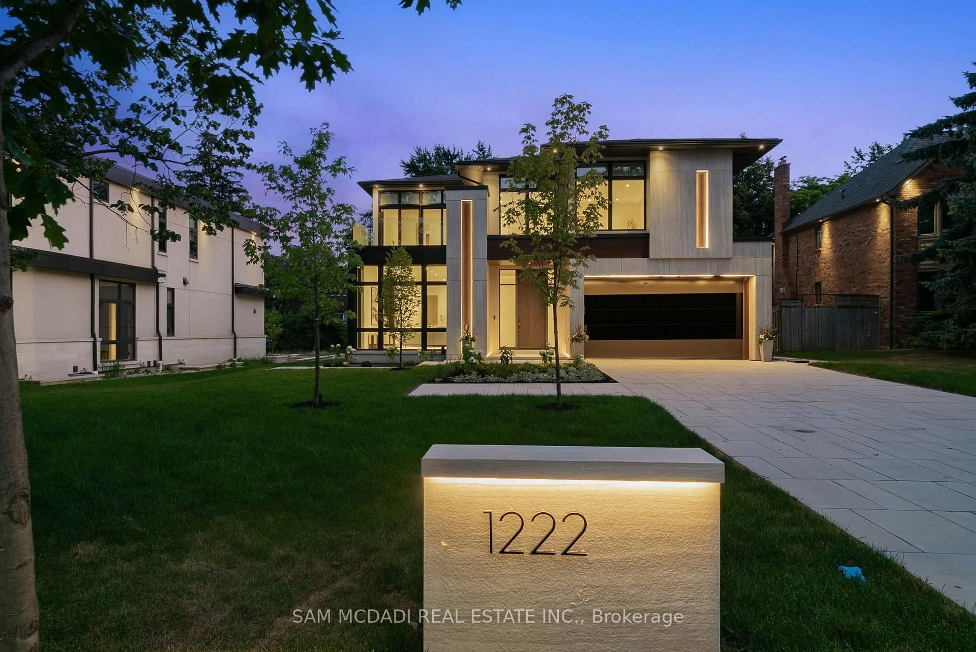 Home with brick exterior material, street for 1222 Mississauga Rd, Mississauga Ontario L5H 2J2