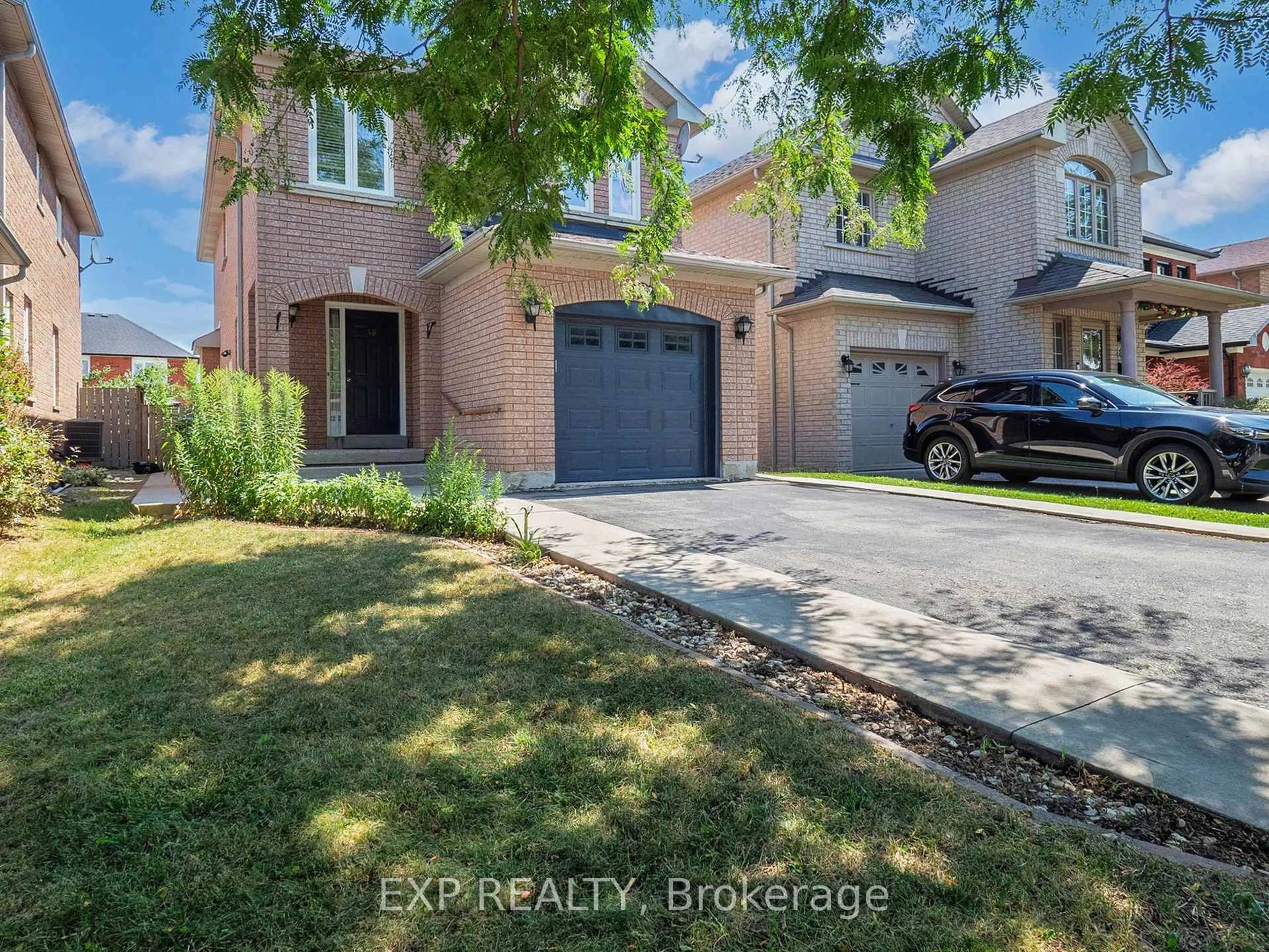 A pic from outside/outdoor area/front of a property/back of a property/a pic from drone, street for 46 Loons Call Cres, Brampton Ontario L6R 2G5