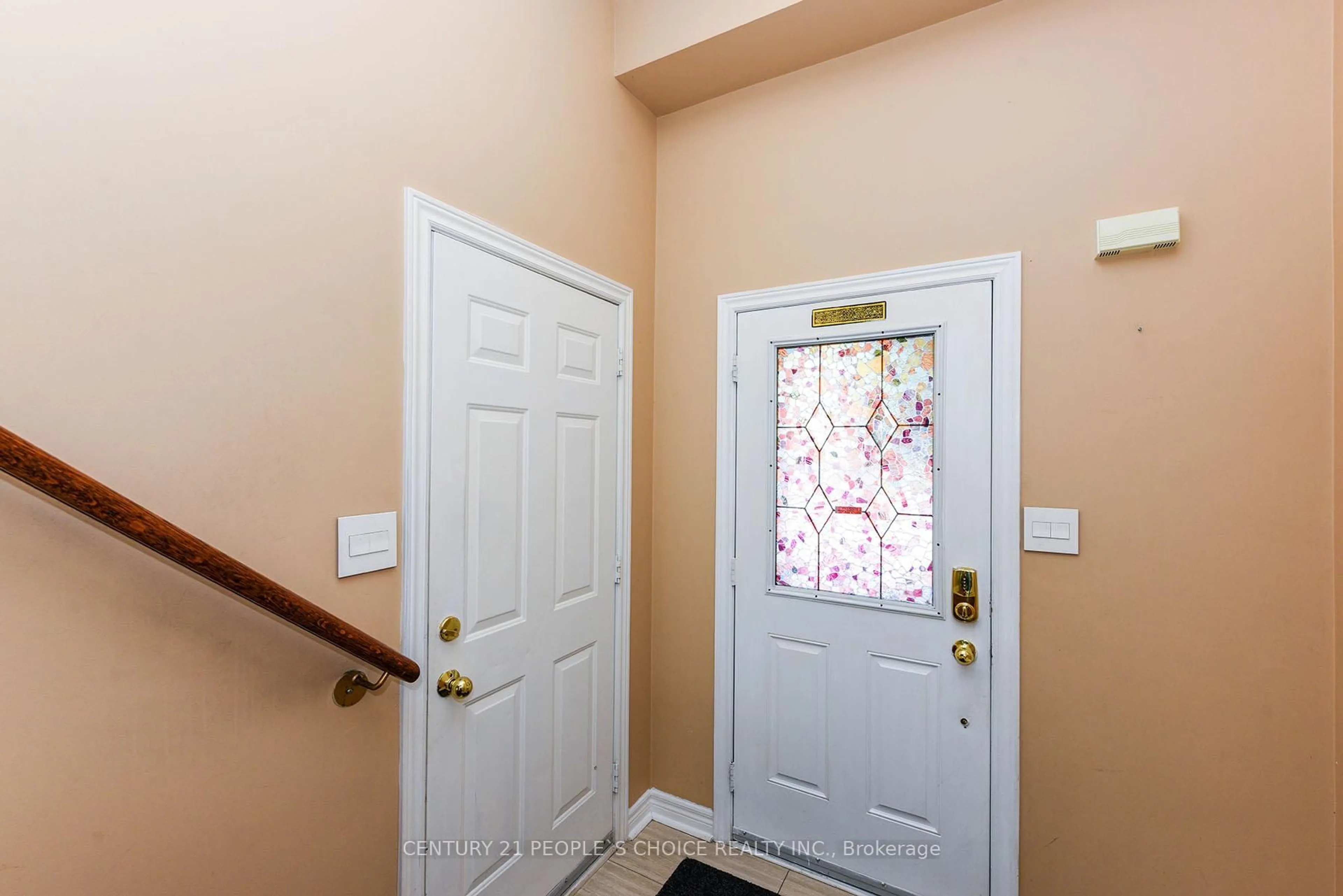Indoor entryway for 3970 Stardust Dr, Mississauga Ontario L5M 8A5