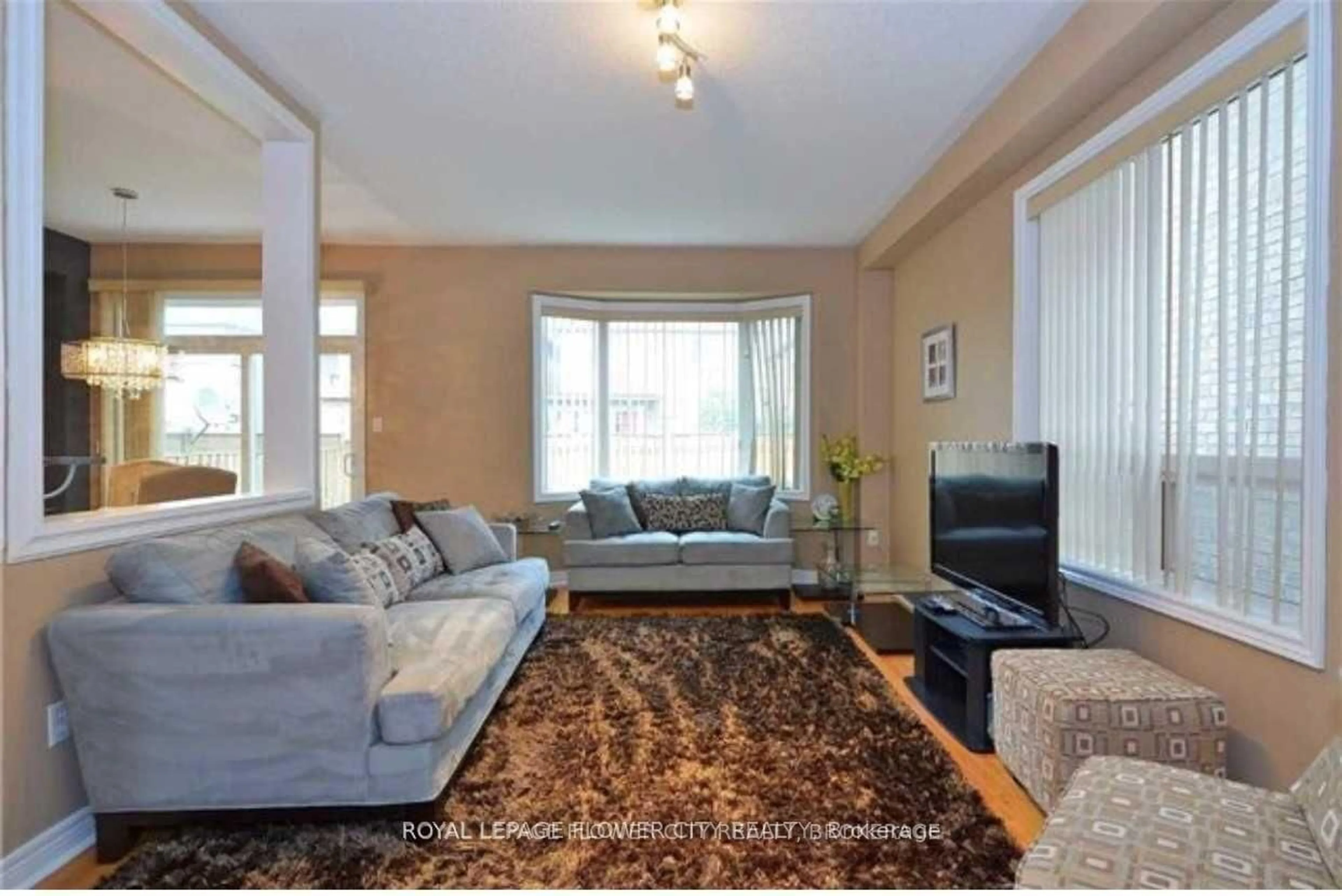 Living room with furniture, unknown for 37 Blue Diamond Dr, Brampton Ontario L6S 6J2