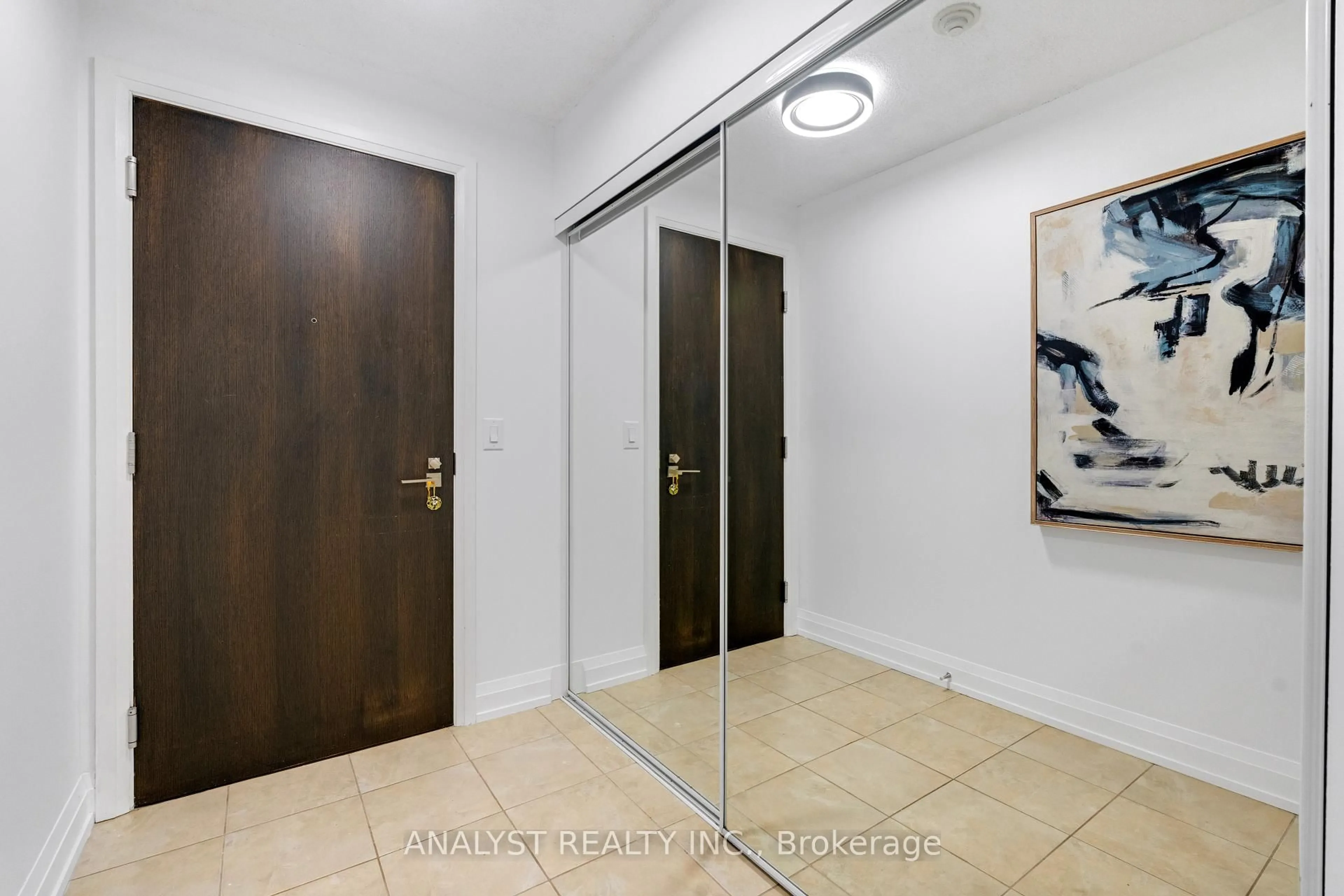 Indoor foyer for 55 De Boers Dr #203, Toronto Ontario M3J 0G5