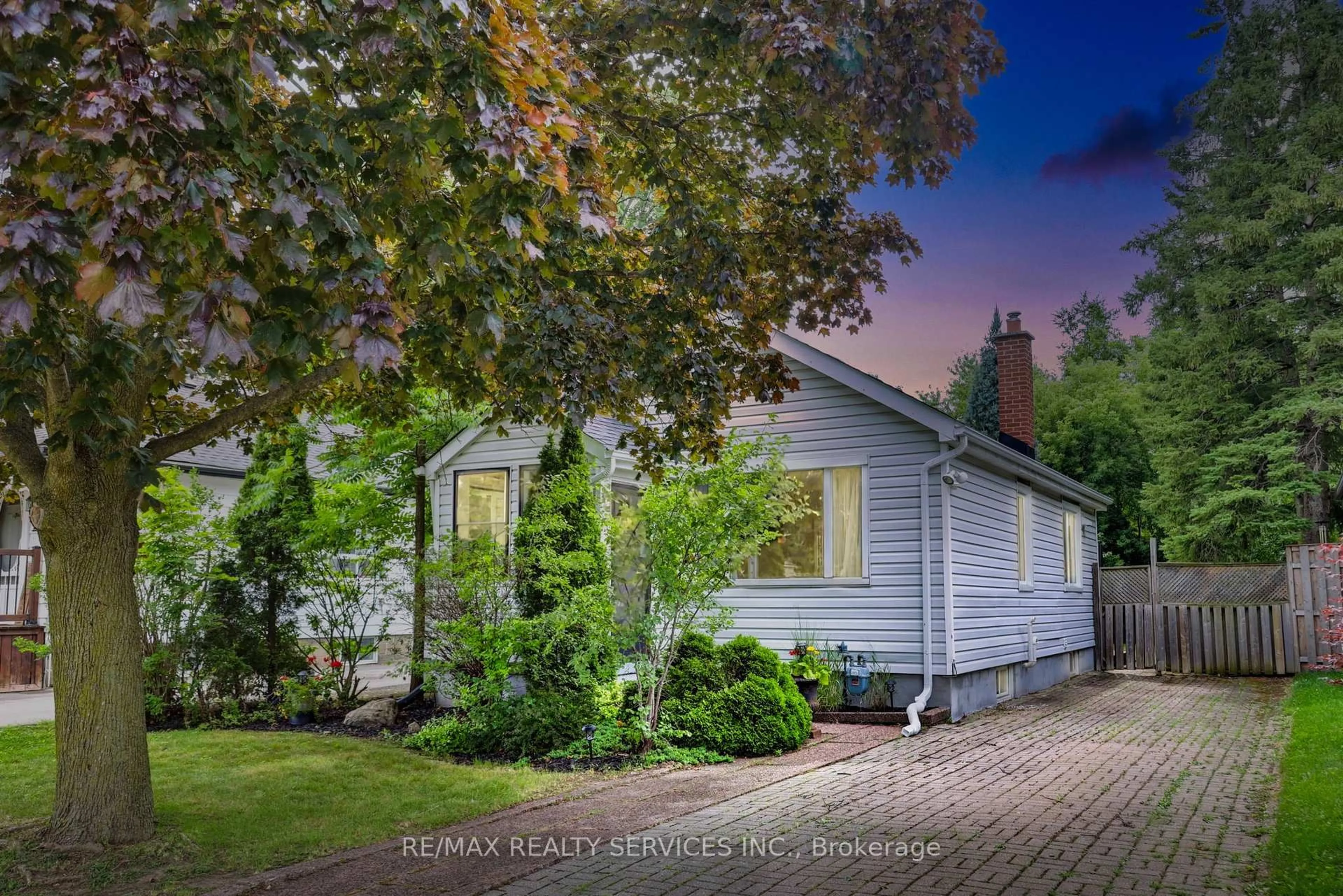 A pic from outside/outdoor area/front of a property/back of a property/a pic from drone, street for 59 Jessie St, Brampton Ontario L6Y 1L5