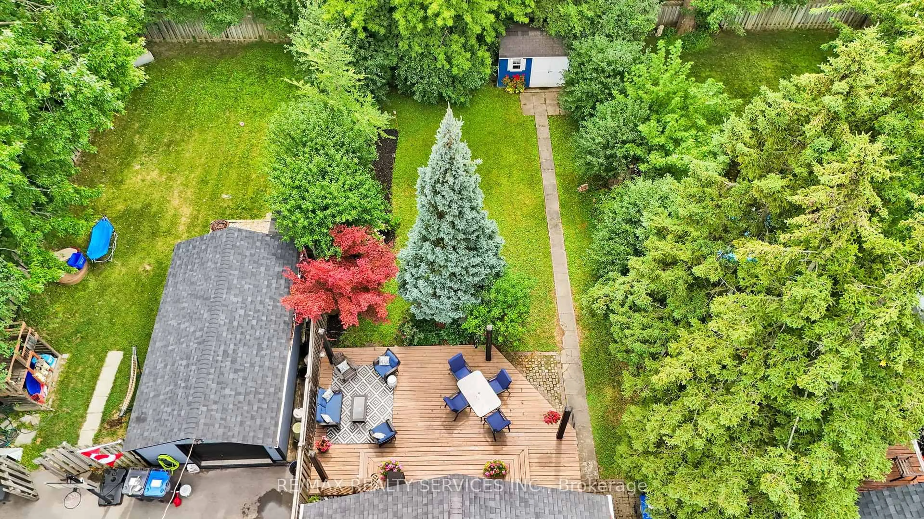 A pic from outside/outdoor area/front of a property/back of a property/a pic from drone, forest/trees view for 59 Jessie St, Brampton Ontario L6Y 1L5
