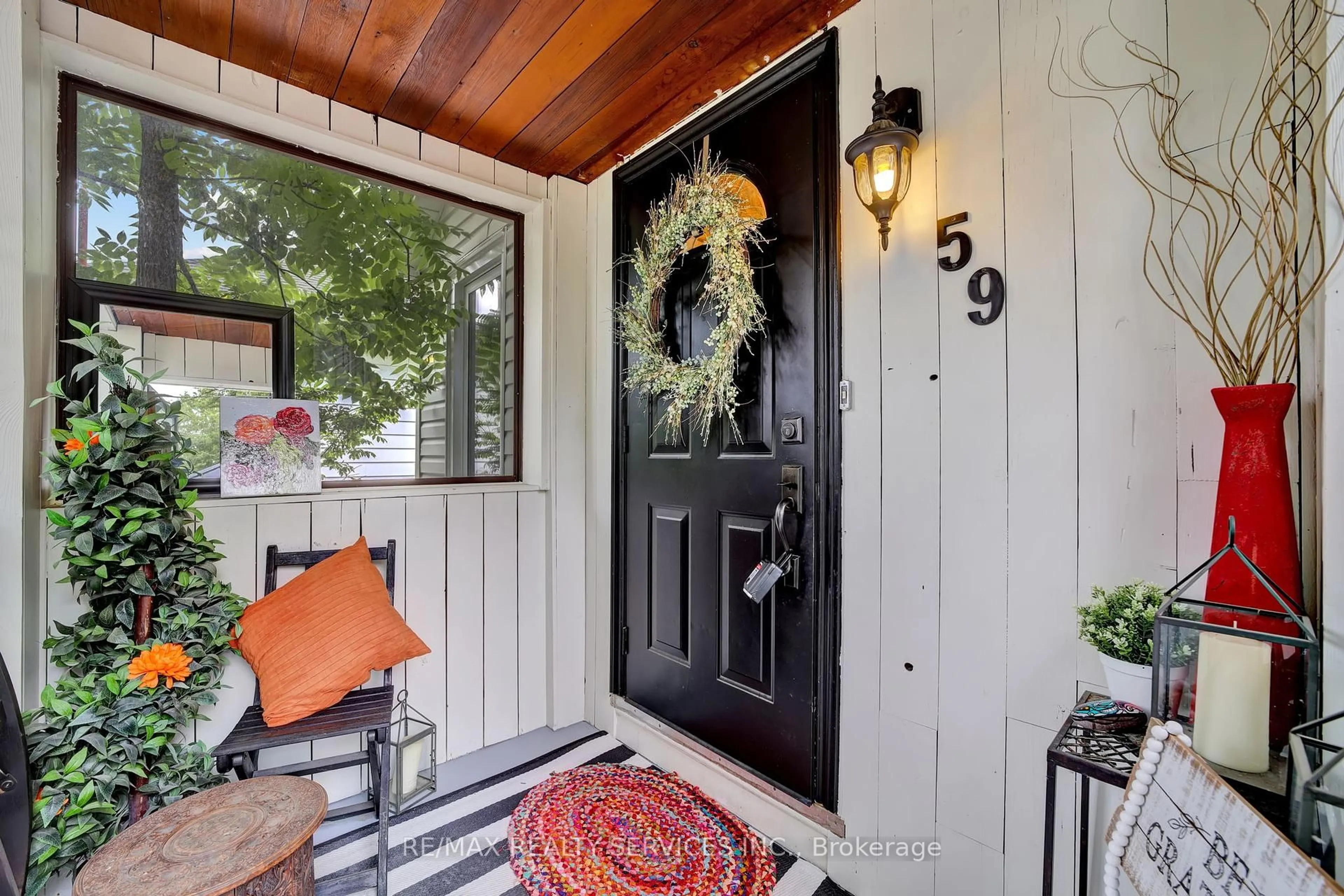 Indoor entryway for 59 Jessie St, Brampton Ontario L6Y 1L5