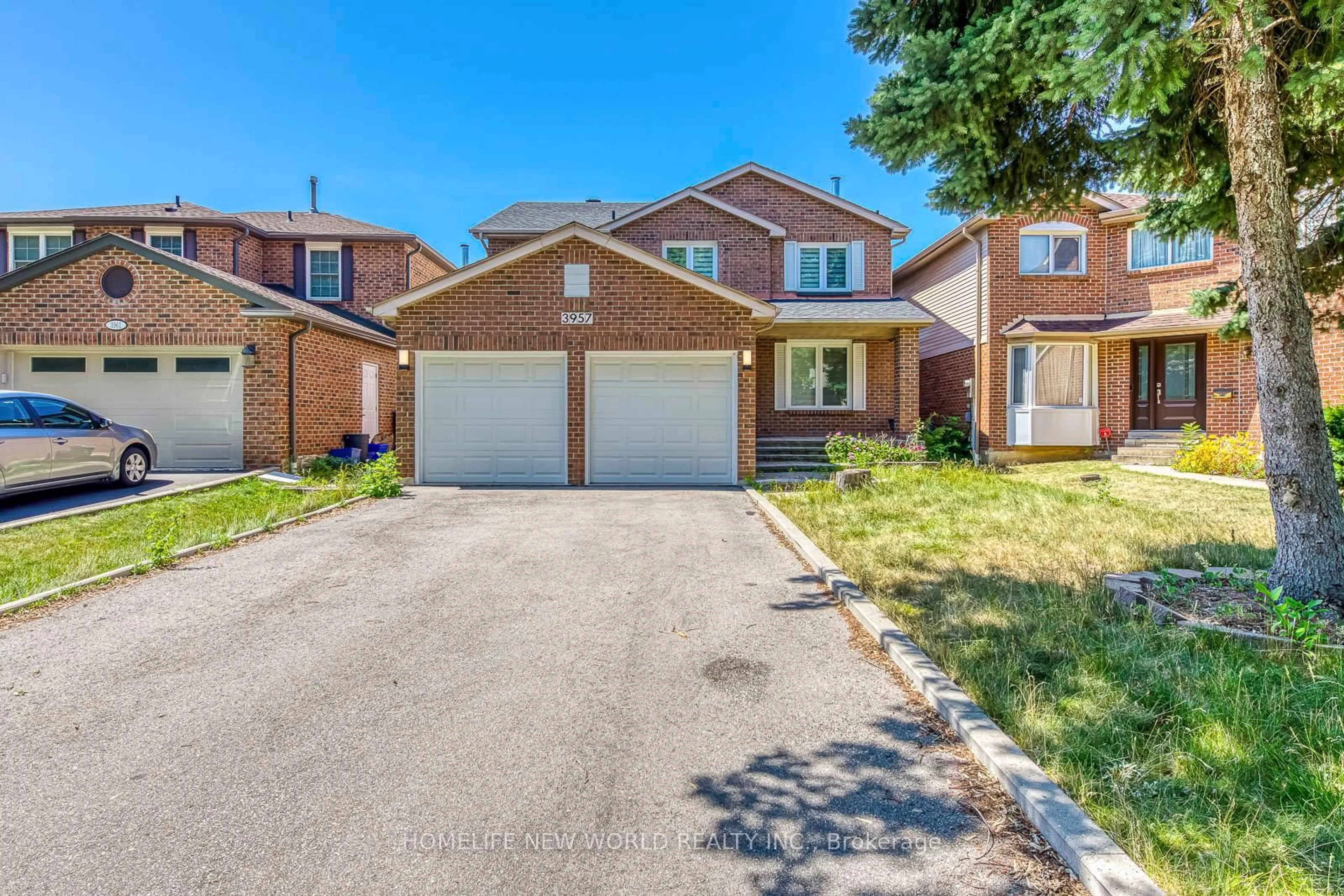 Home with brick exterior material, street for 3957 Renfrew Cres, Mississauga Ontario L5L 4J6