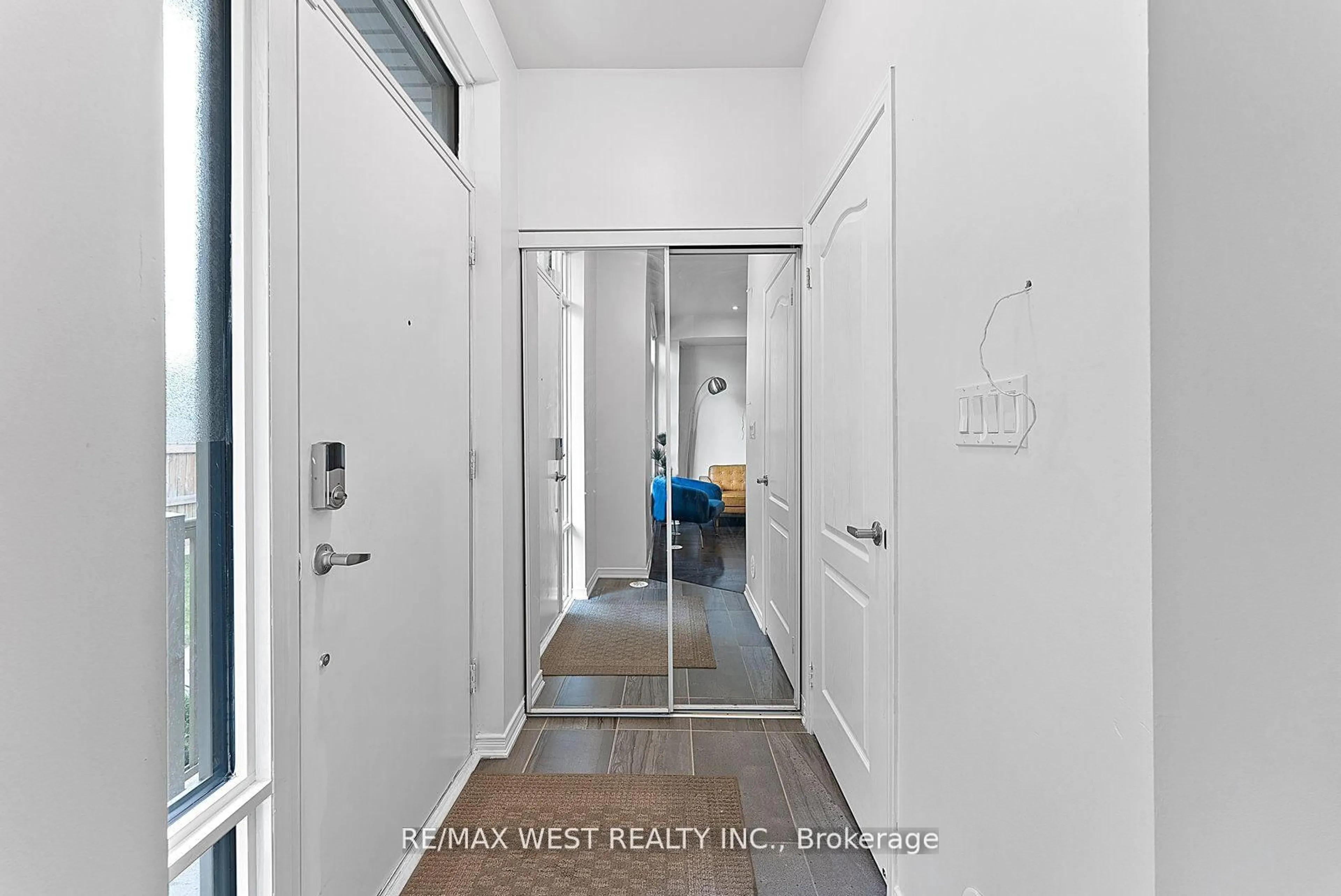Indoor entryway for 35 Applewood Lane #58, Toronto Ontario M9C 0C1