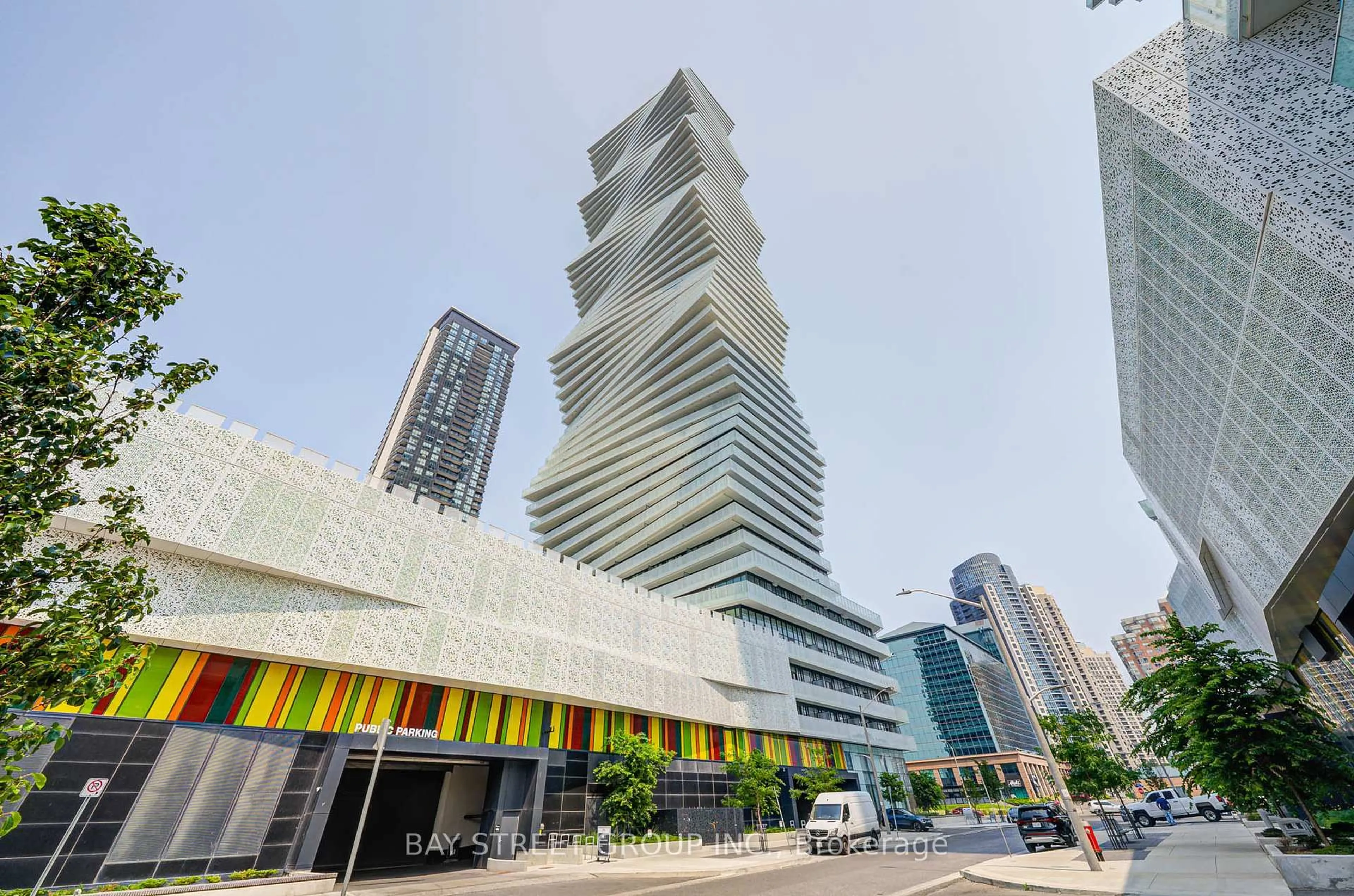 Indoor foyer for 3900 Confederation Pkwy #3207, Mississauga Ontario L5B 0M3