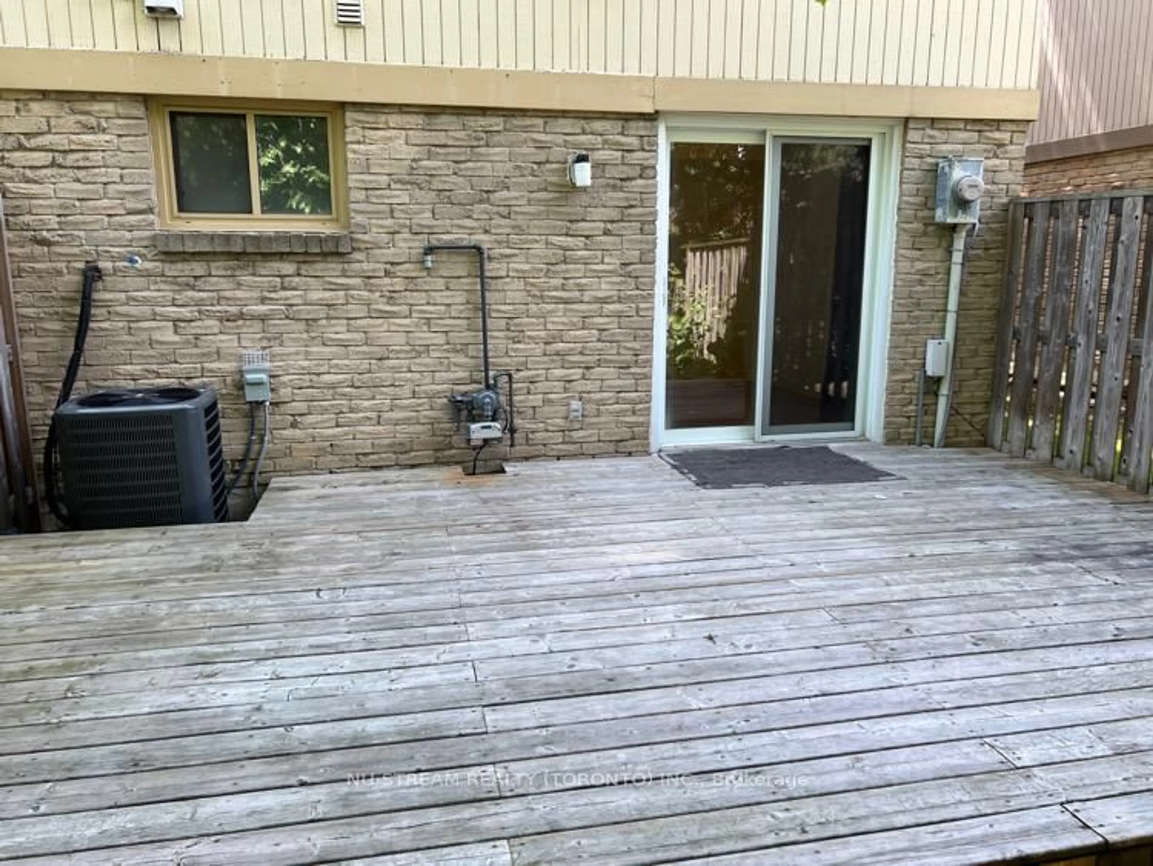 Patio, street for 64 Guildford Cres #64, Brampton Ontario L6S 3K2