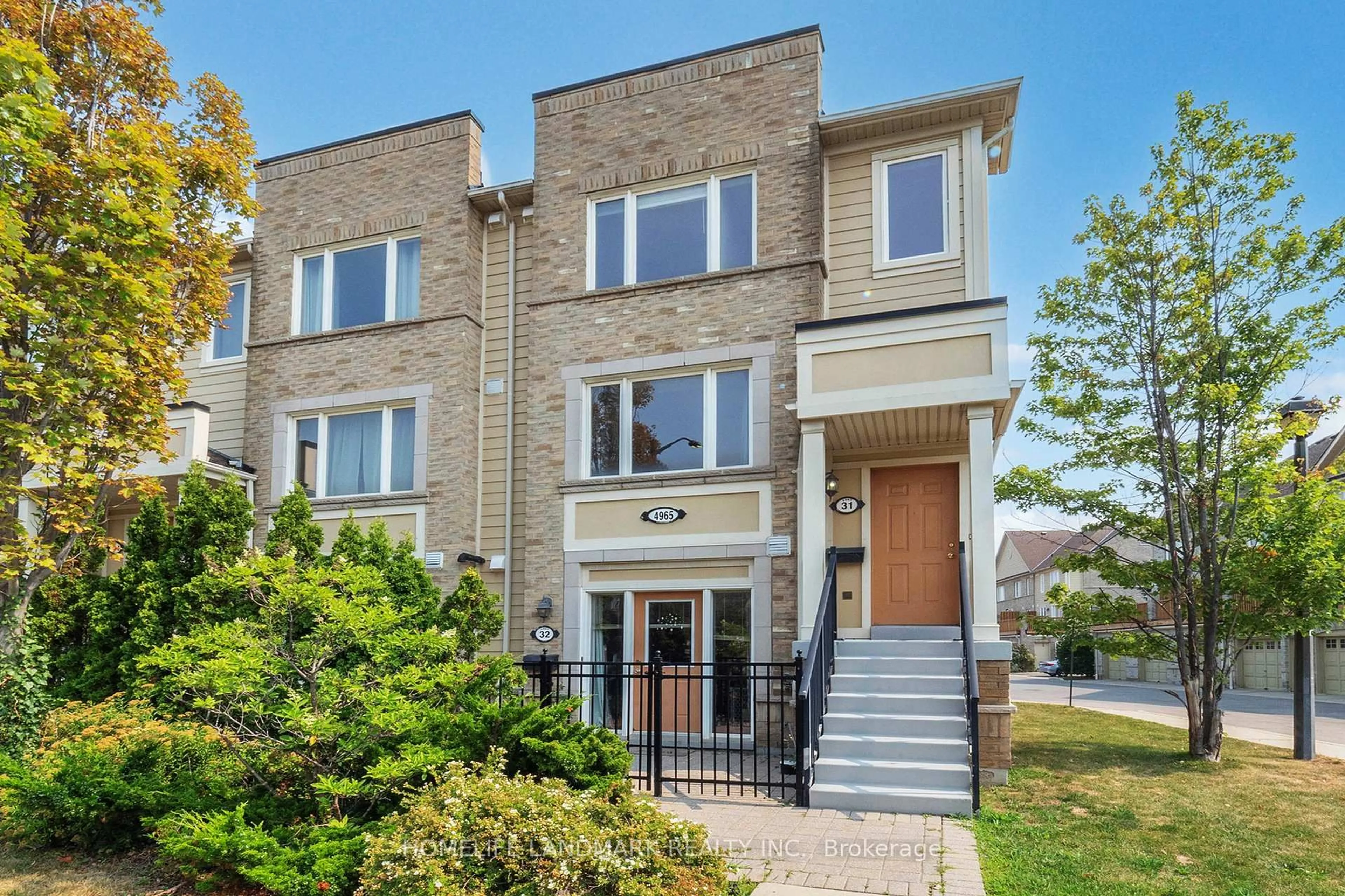 Home with brick exterior material, street for 4965 Southampton Dr #31, Mississauga Ontario L5M 8C8