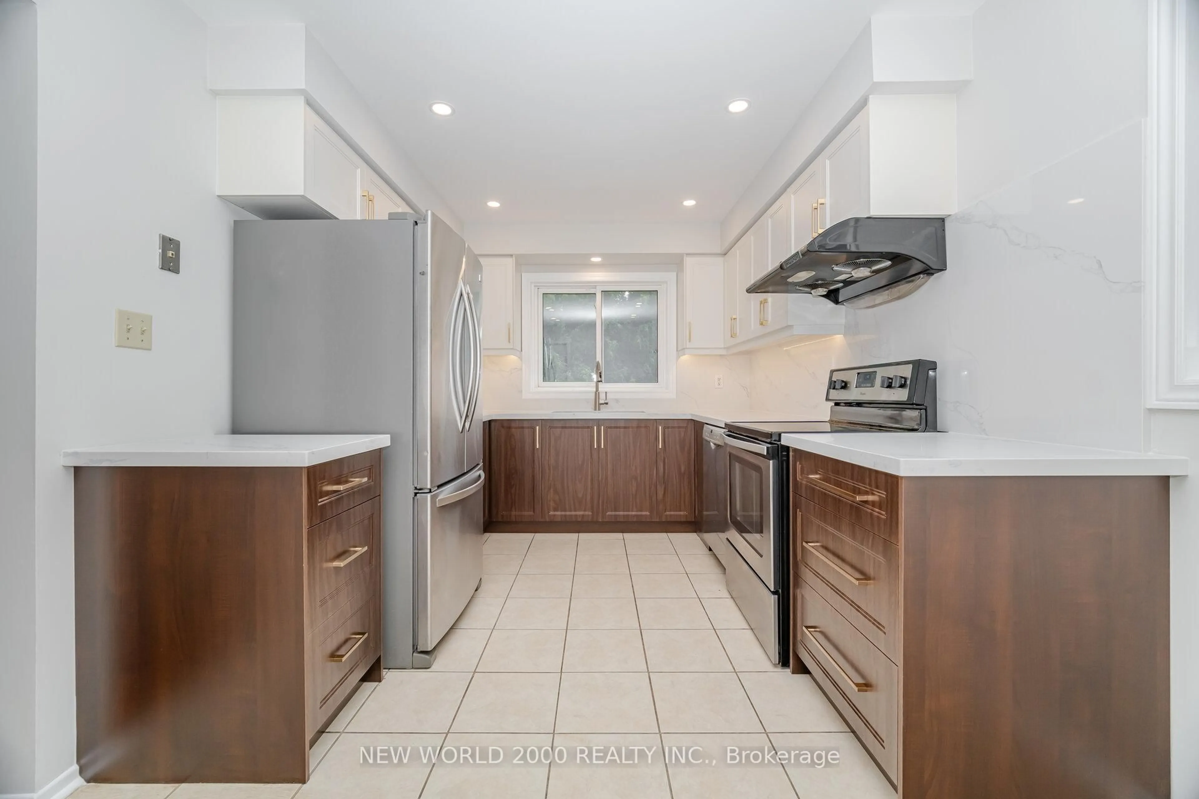 Unknown for 7221 Danton Prom, Mississauga Ontario L5N 5C5