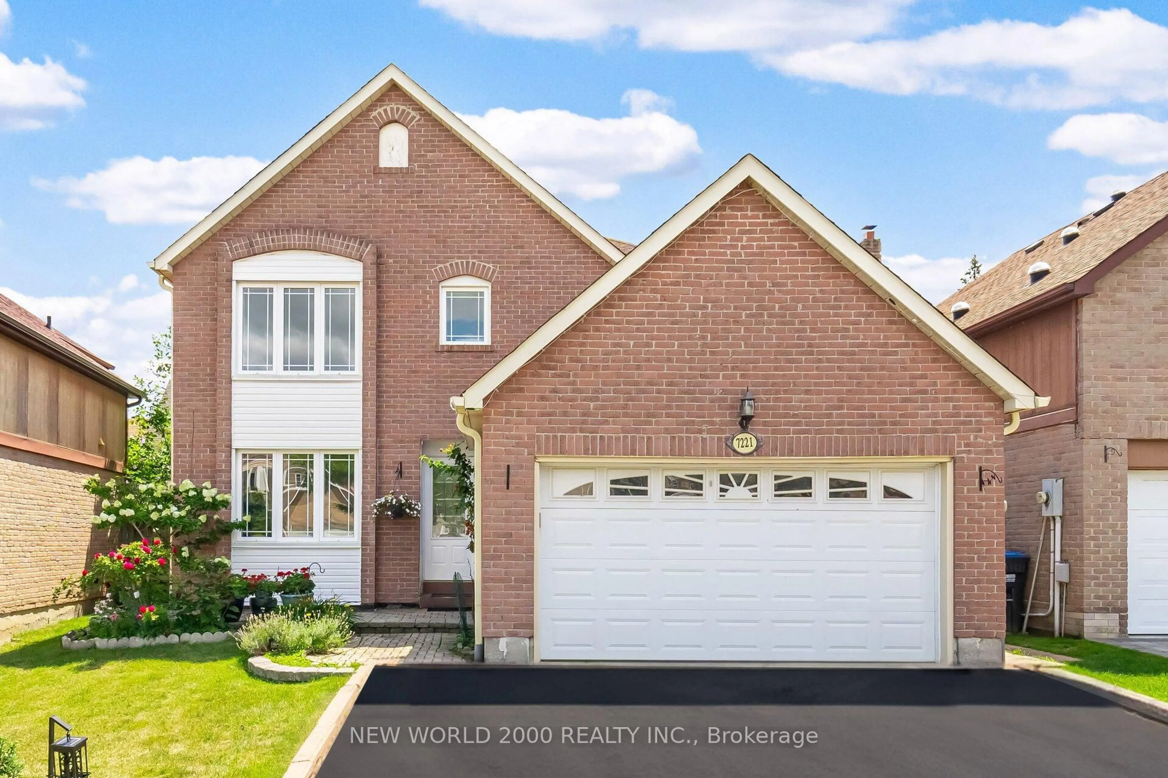 Home with brick exterior material, street for 7221 Danton Prom, Mississauga Ontario L5N 5C5
