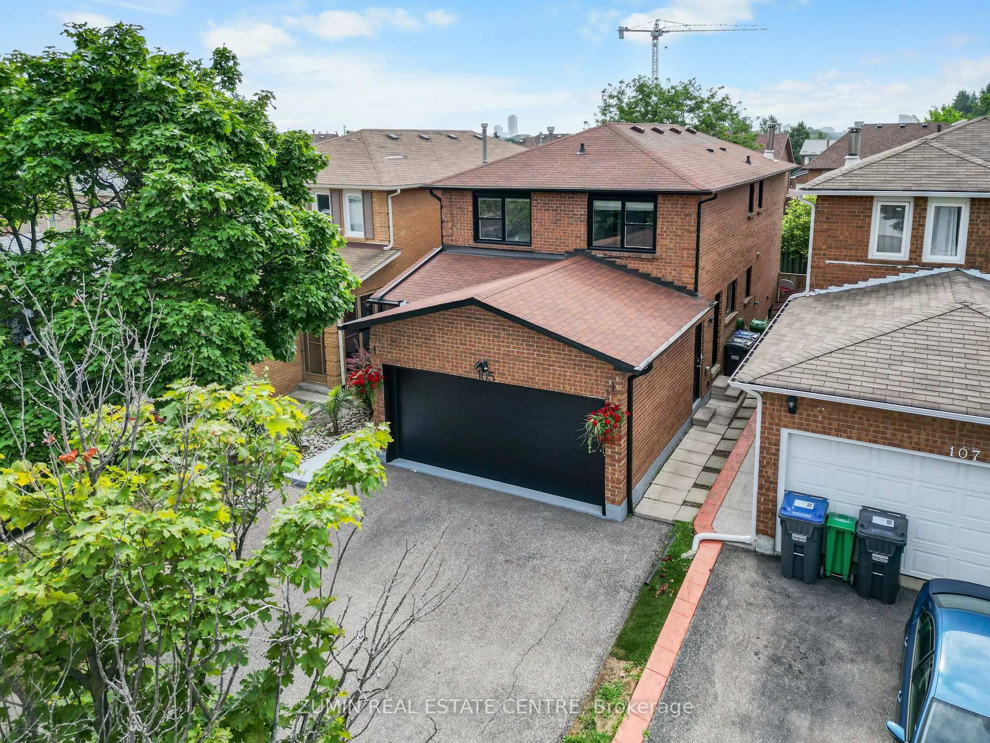 A pic from outside/outdoor area/front of a property/back of a property/a pic from drone, street for 105 Gatesgill St, Brampton Ontario L6X 3S7