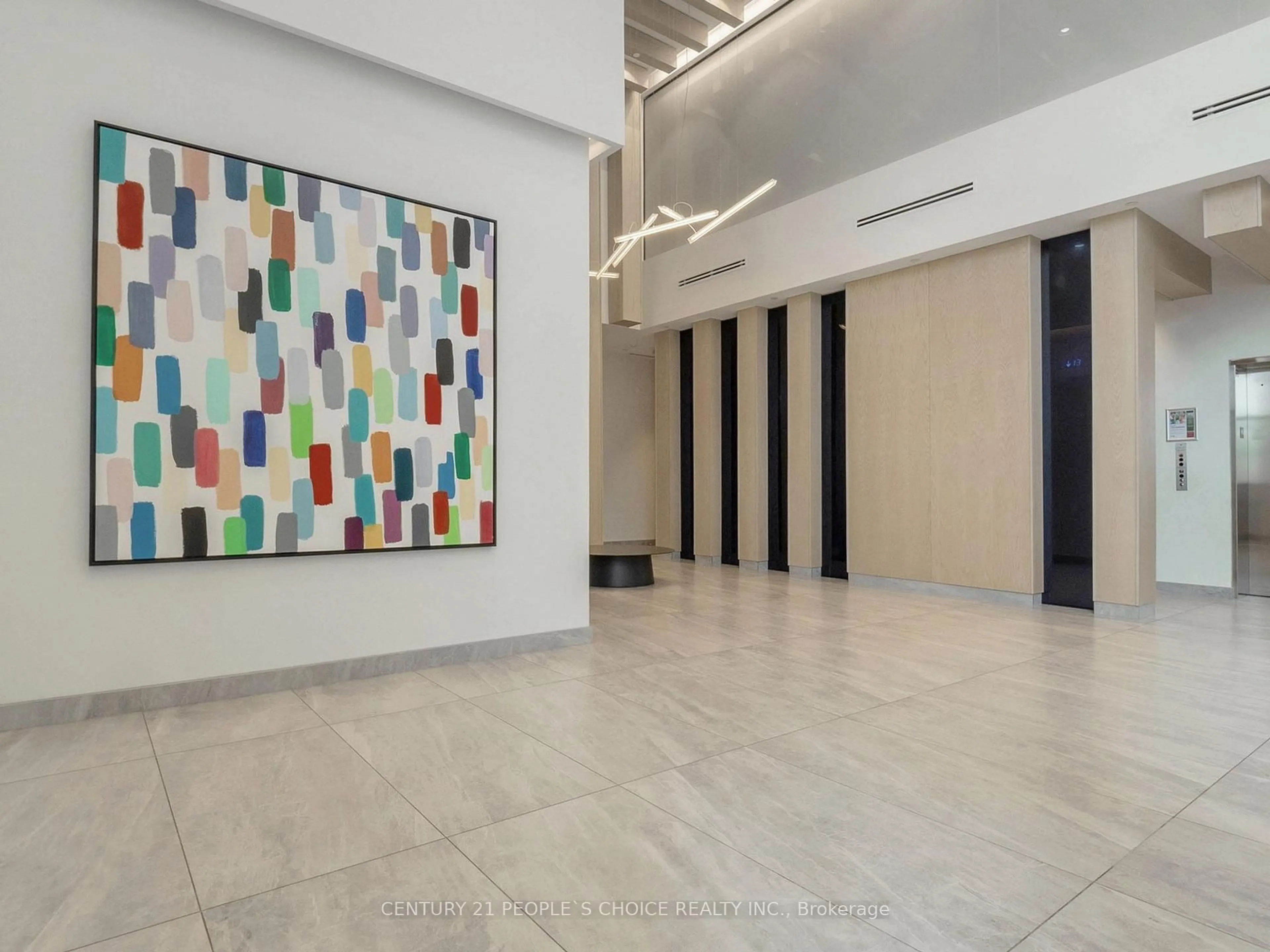Indoor foyer for 86 Dundas St #1103, Mississauga Ontario L5A 1W4