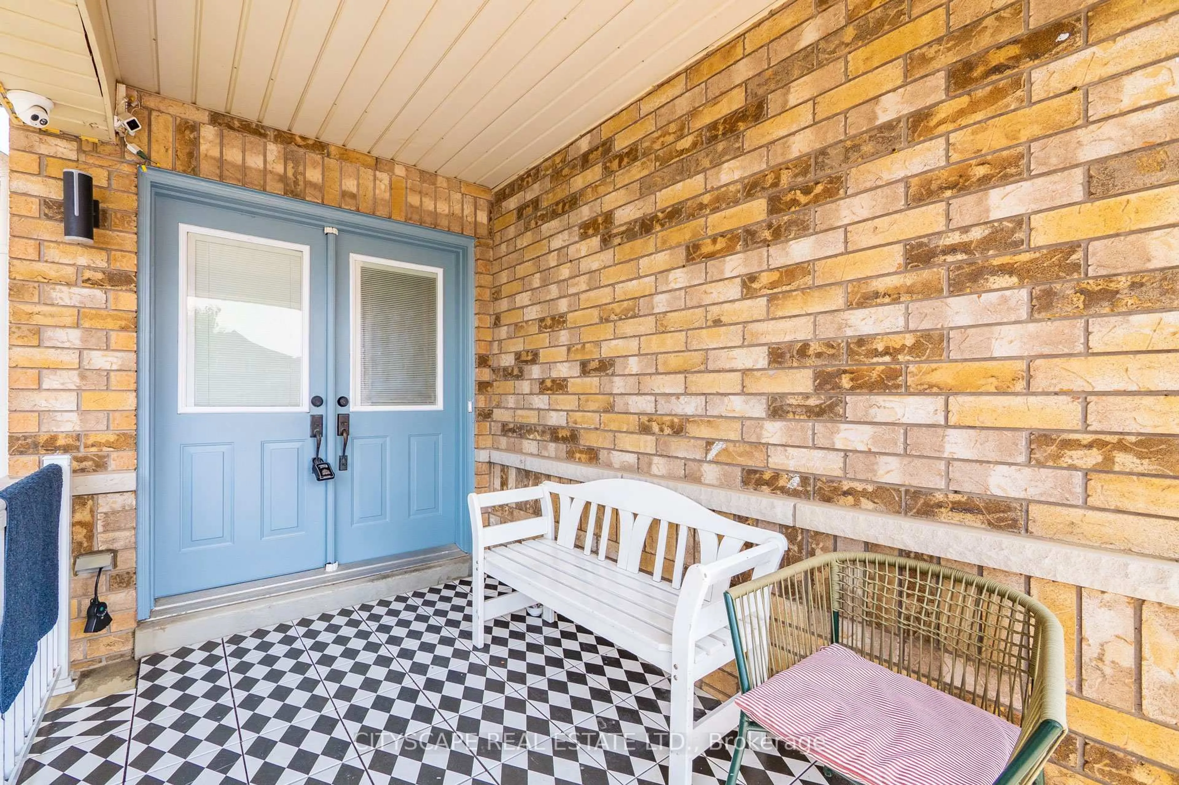 Patio, street for 6 Dewridge Crt, Brampton Ontario L6R 3C2