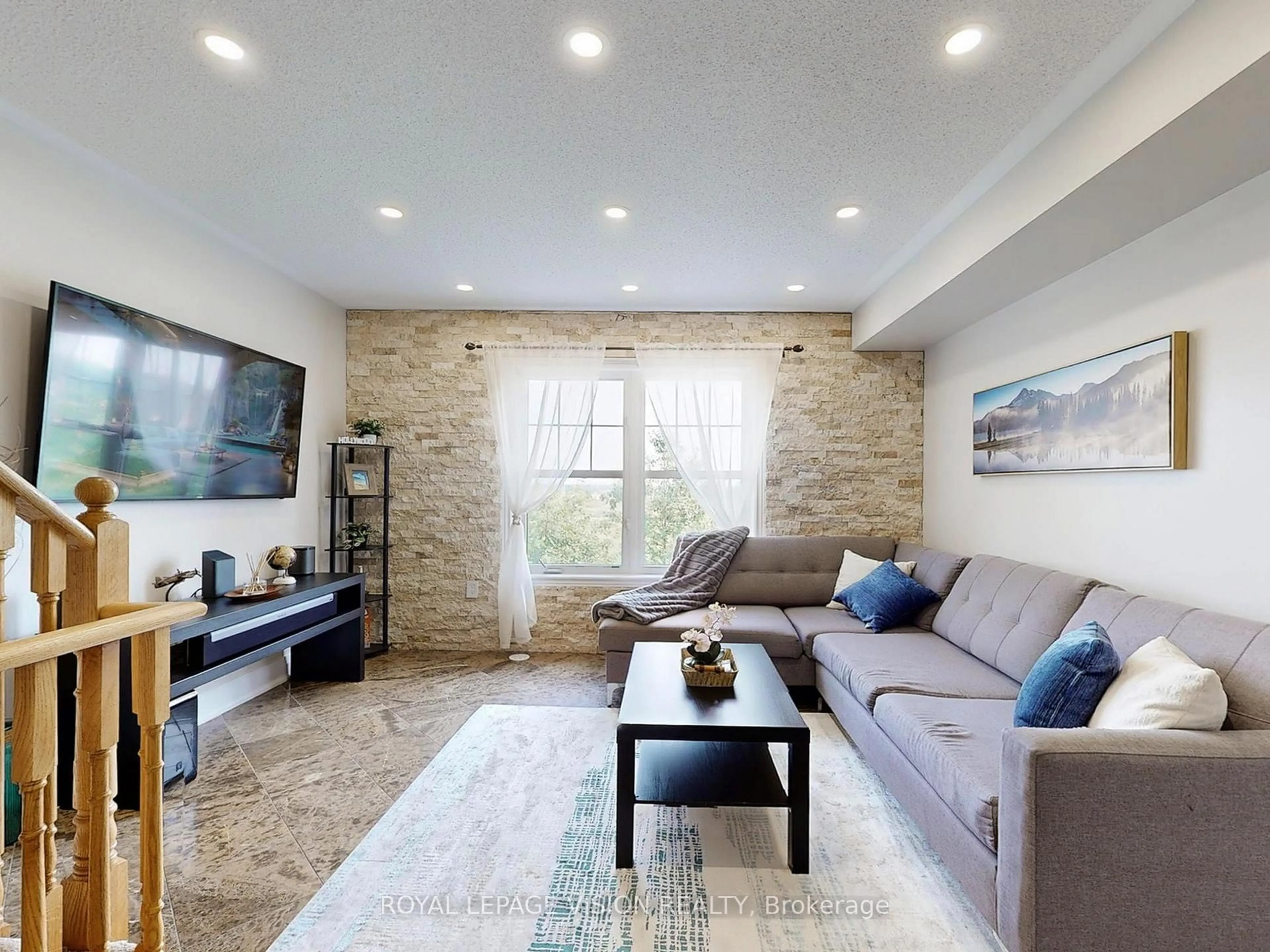 Living room with furniture, ceramic/tile floor for 28 Soldier St, Brampton Ontario L7A 4B6