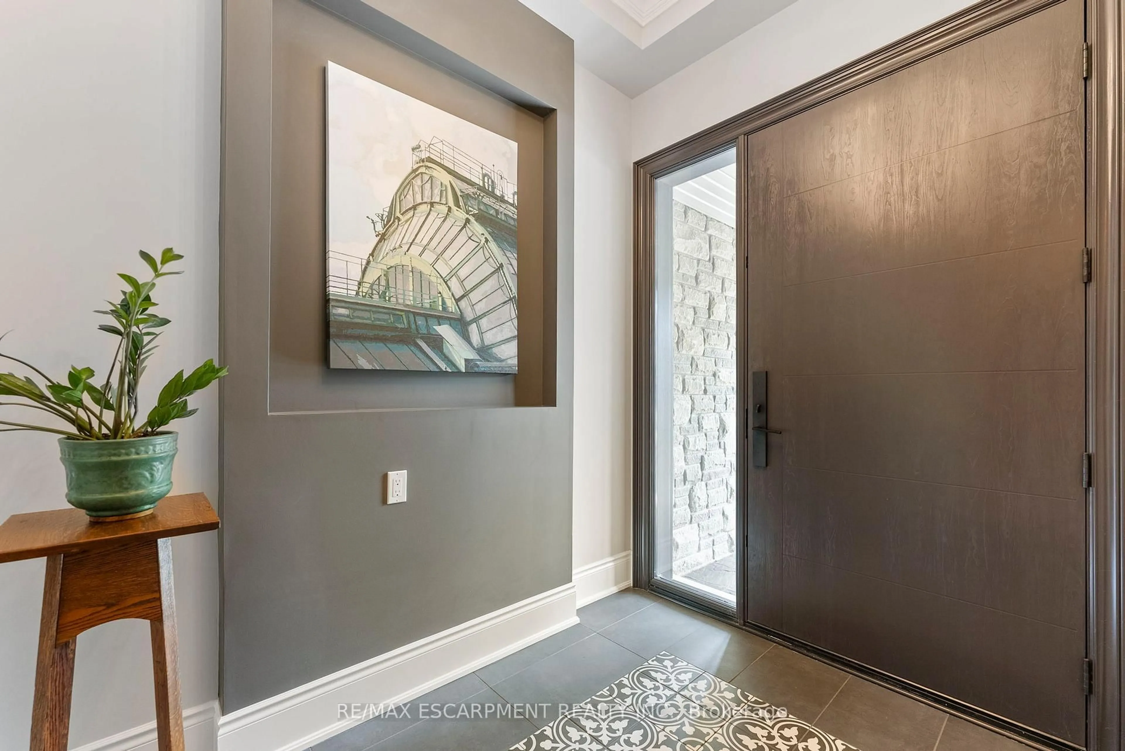 Indoor entryway for 3143 Watercliffe Crt, Oakville Ontario L6M 0K7