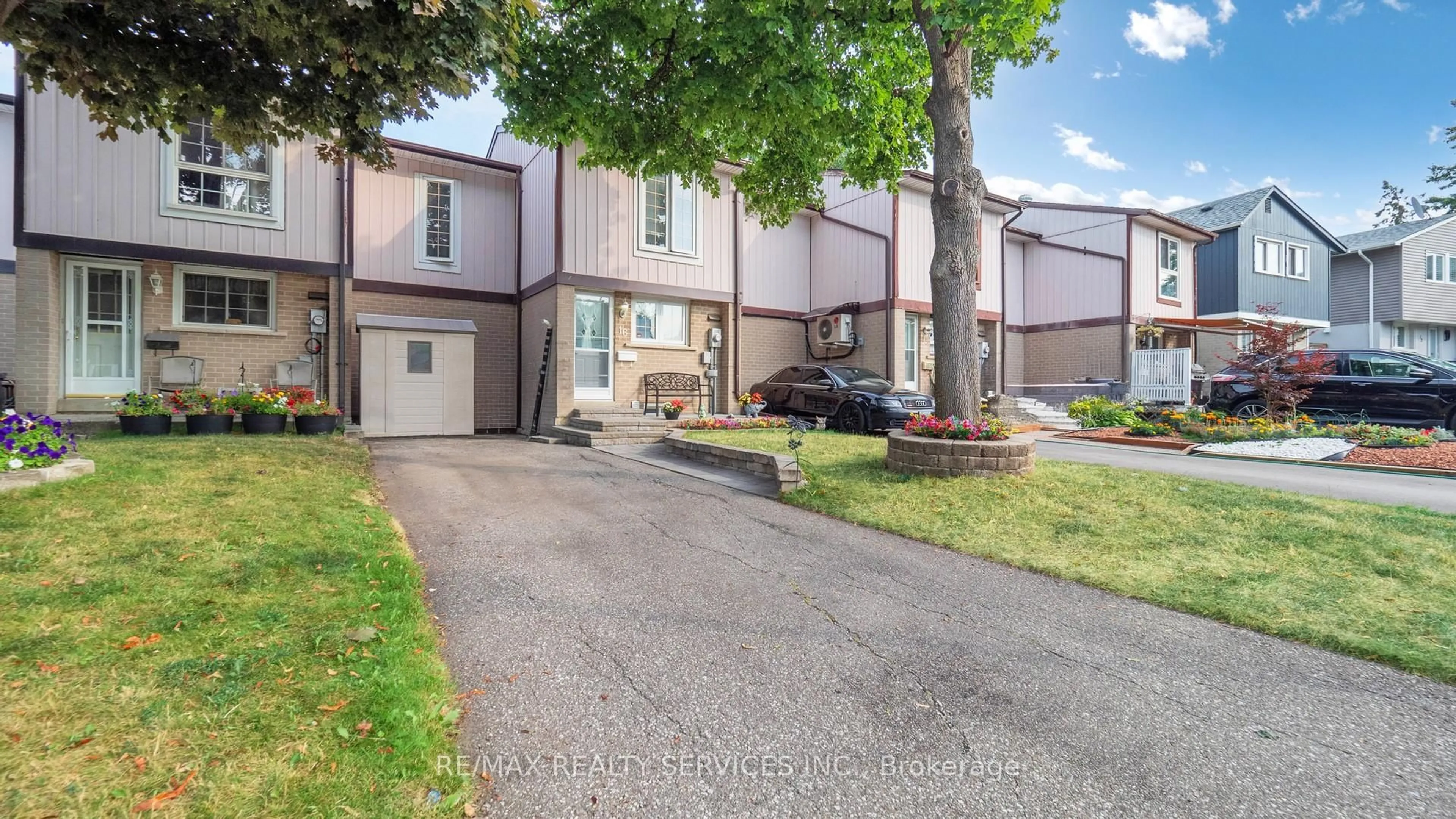 Unknown for 16 Jennifer Sq, Brampton Ontario L6S 2L2