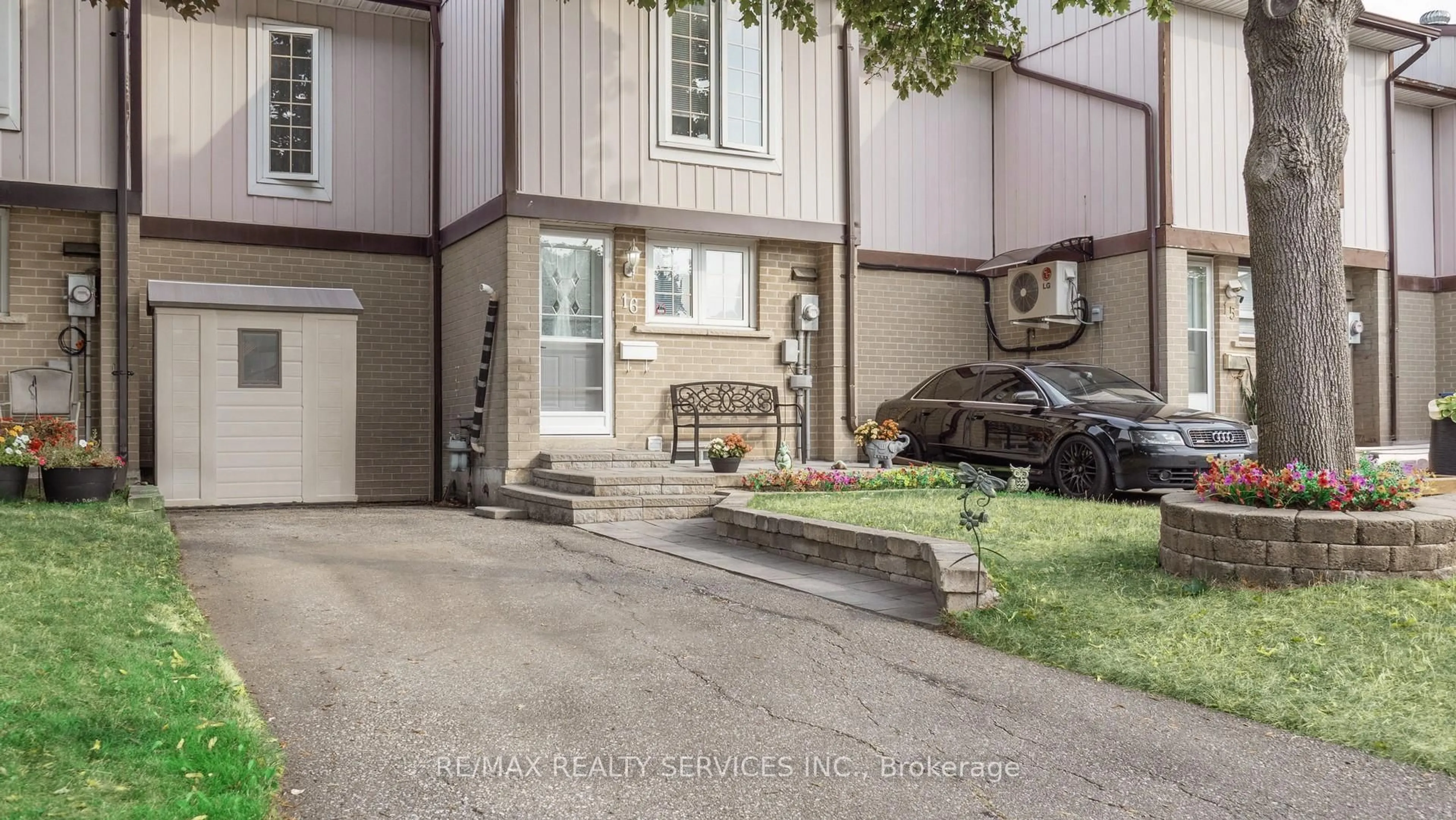 Unknown for 16 Jennifer Sq, Brampton Ontario L6S 2L2