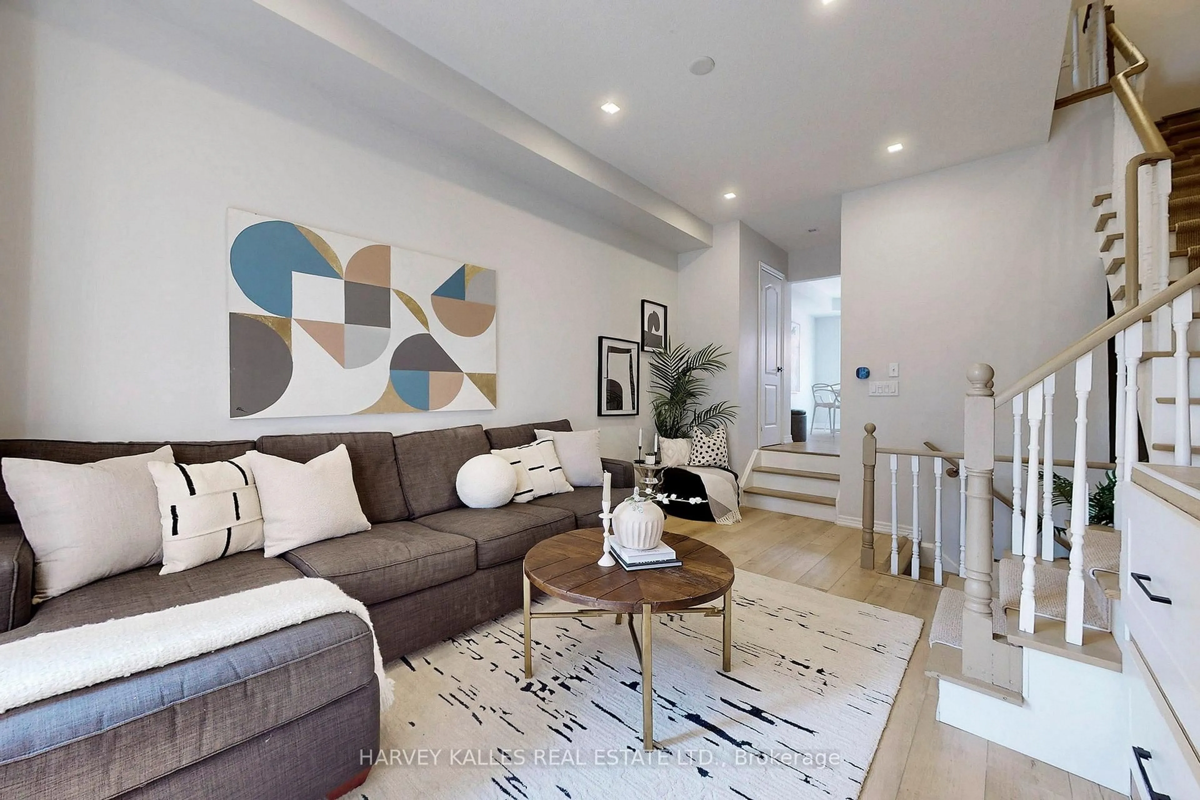 Living room with furniture, unknown for 20 Lightbourn Ave, Toronto Ontario M6H 3P3