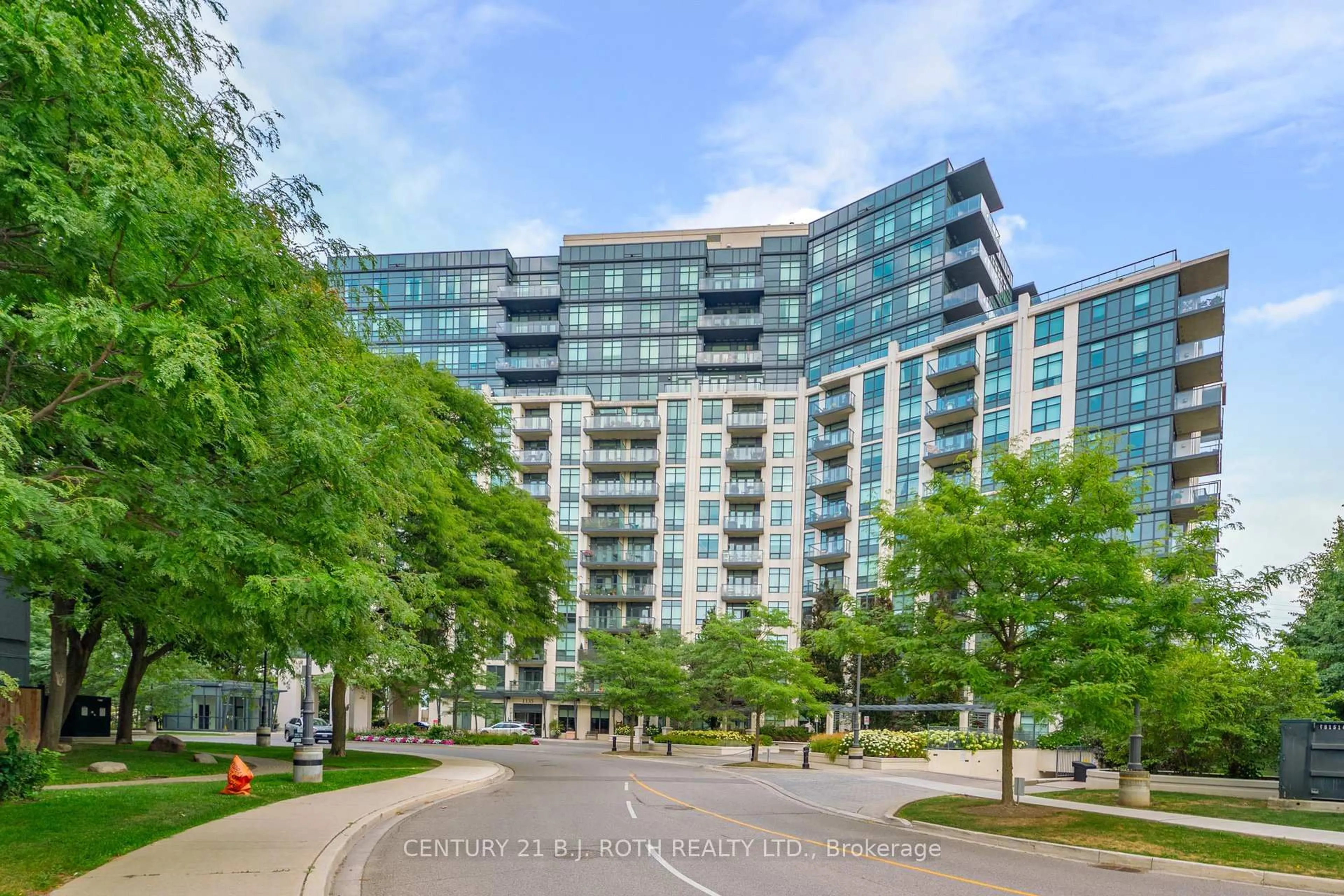 Unknown for 1135 Royal York Rd #318, Toronto Ontario M9A 0C3