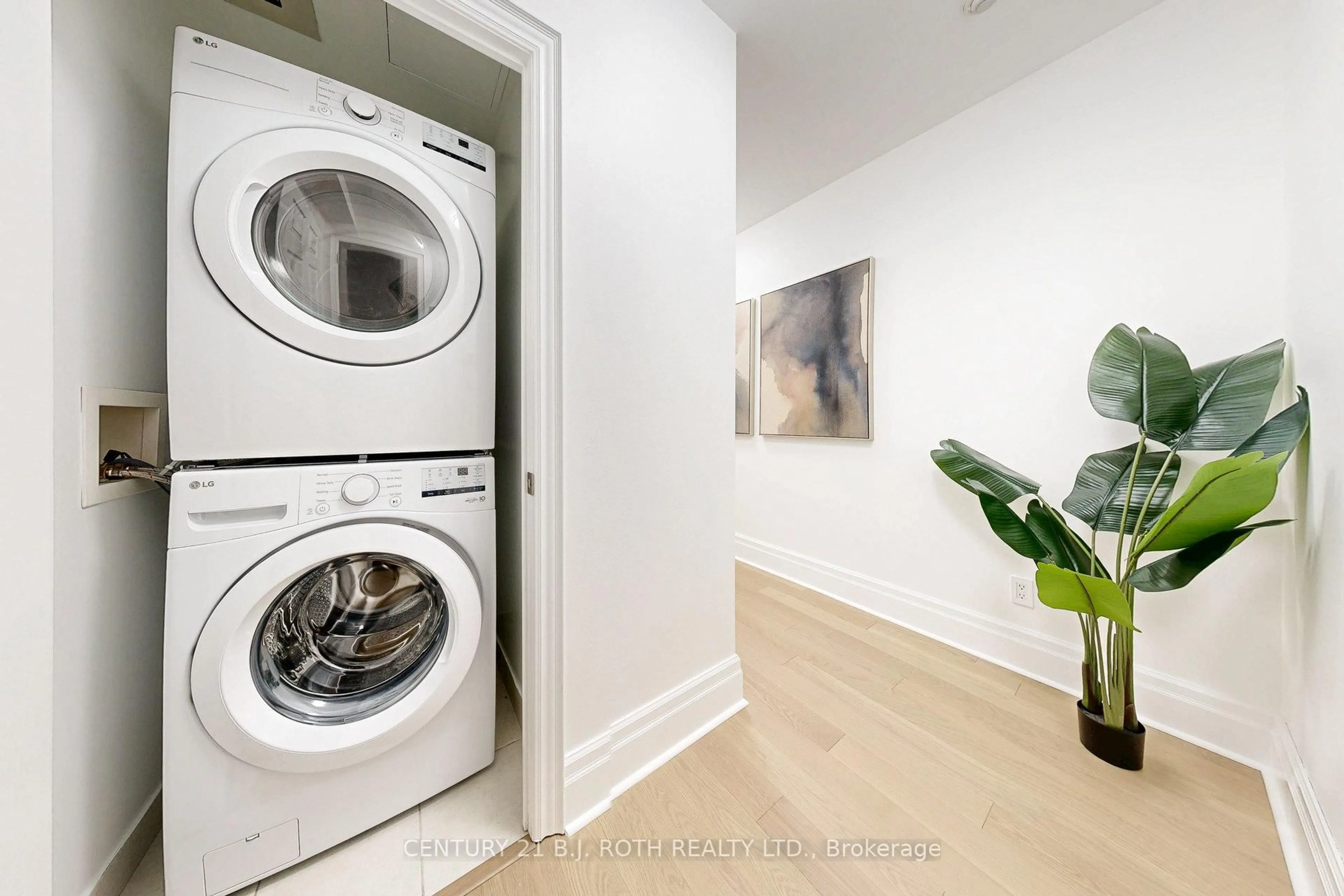 Laundry room for 1135 Royal York Rd #318, Toronto Ontario M9A 0C3